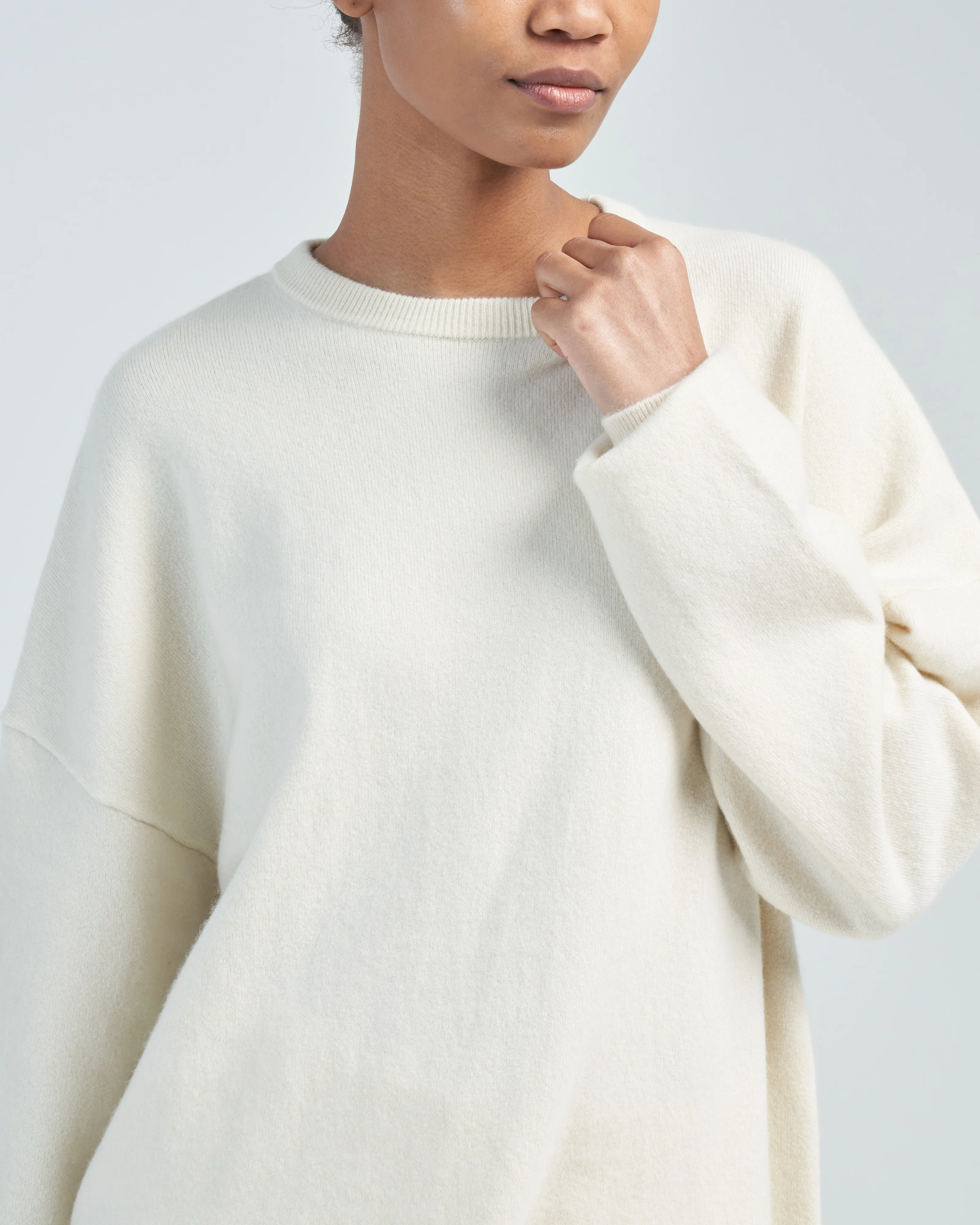 crew hop oversized curve hem sweater - Image 6