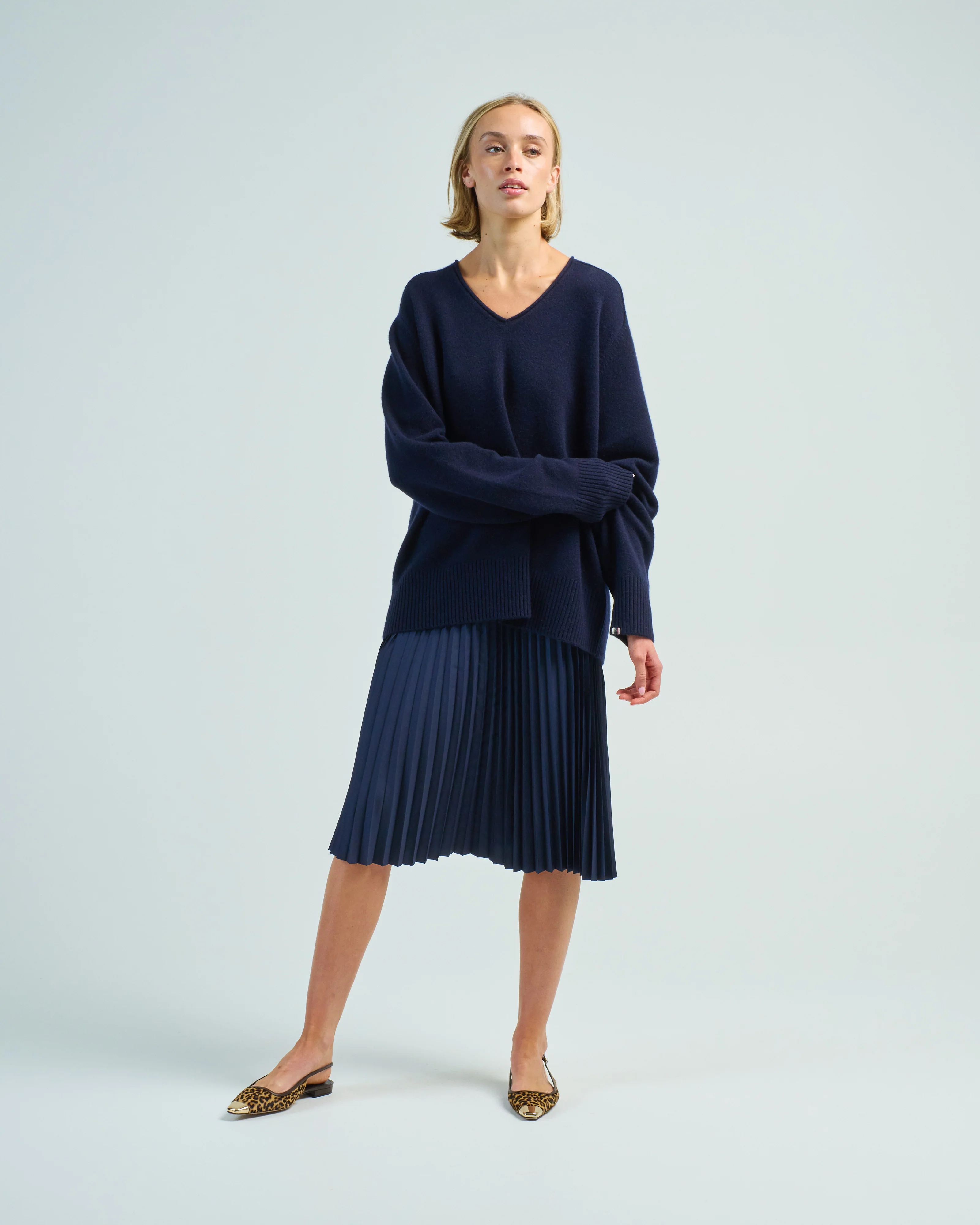 oversized v-neck - Image 2