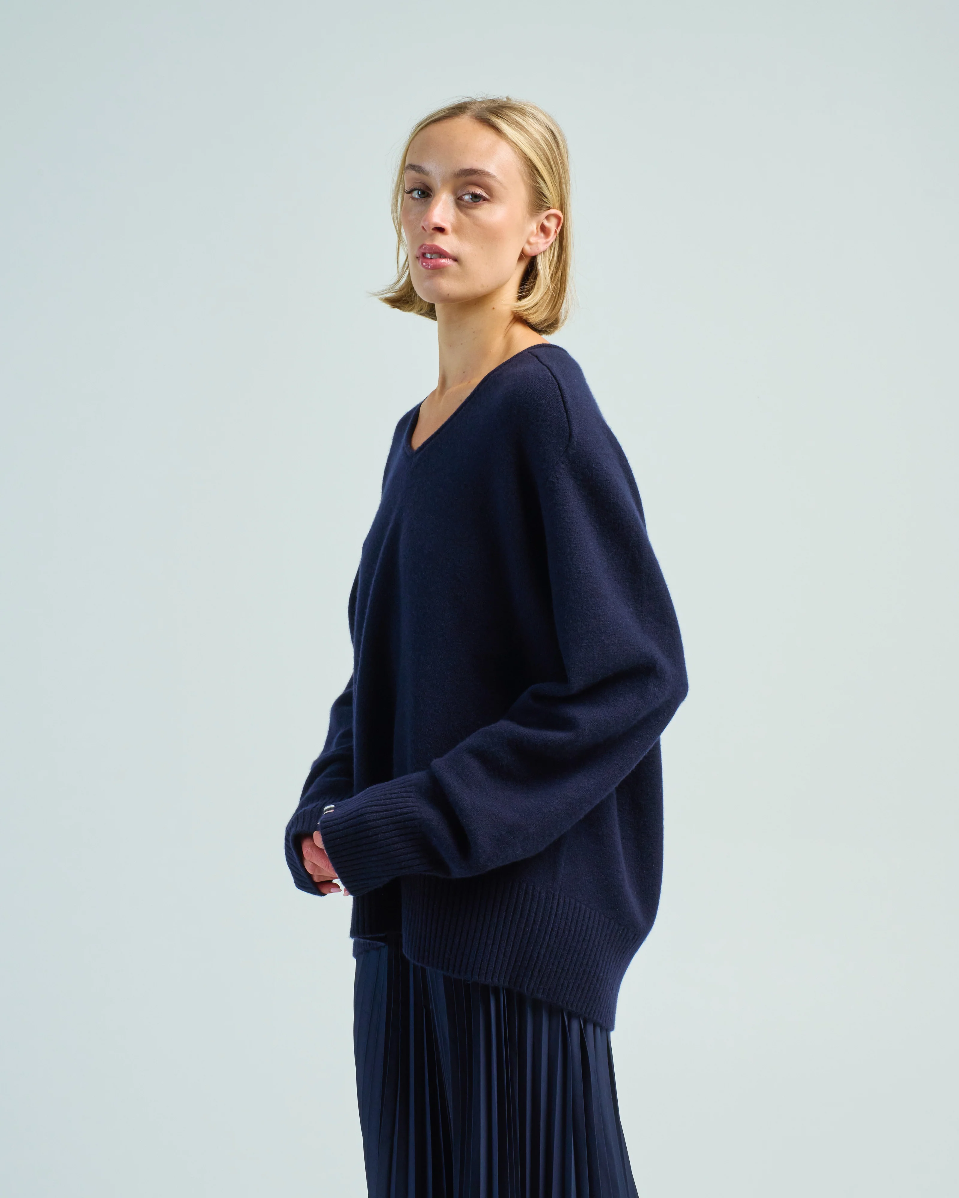 oversized v-neck - Image 3
