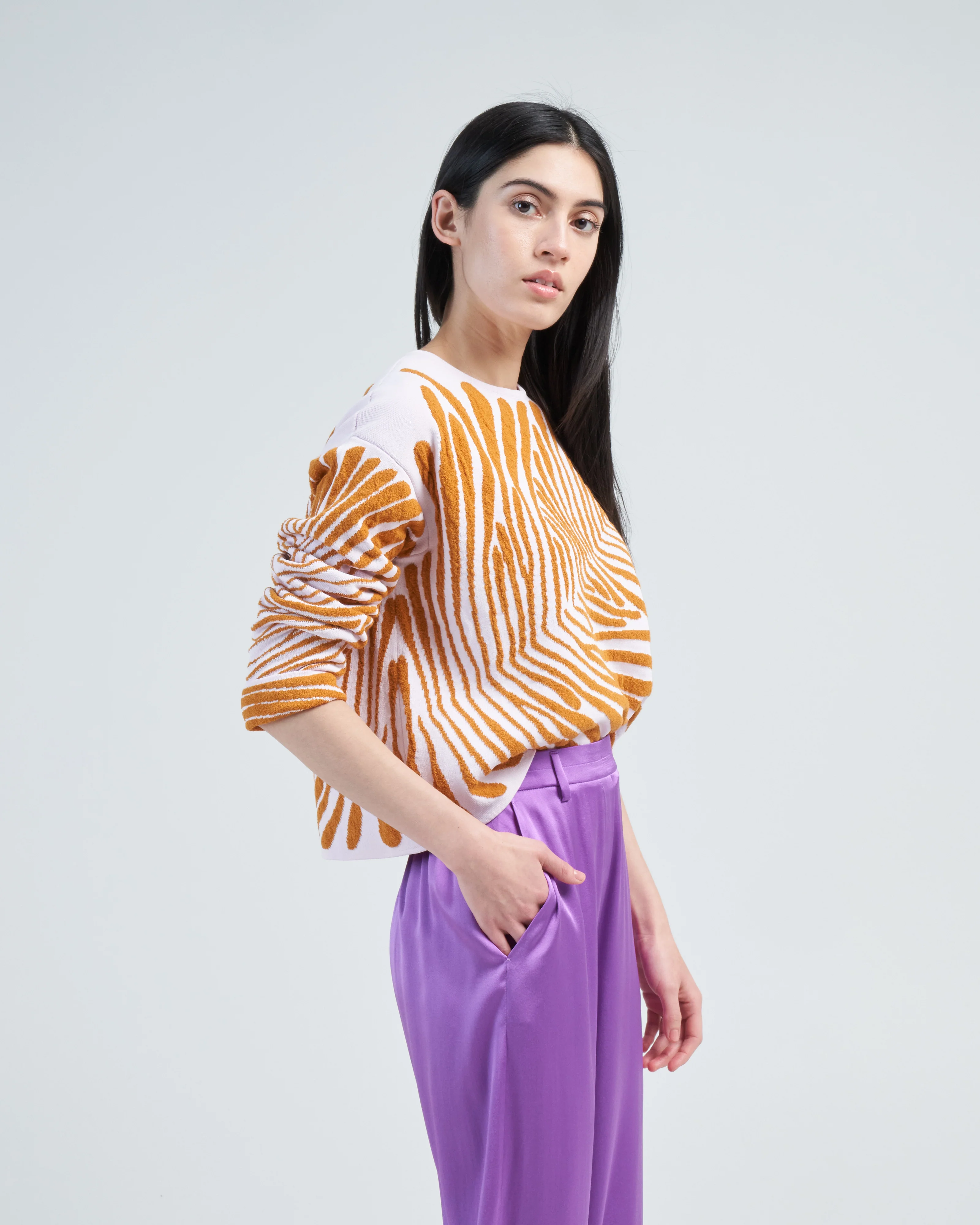 essential jacquard round neck sweater - Image 3