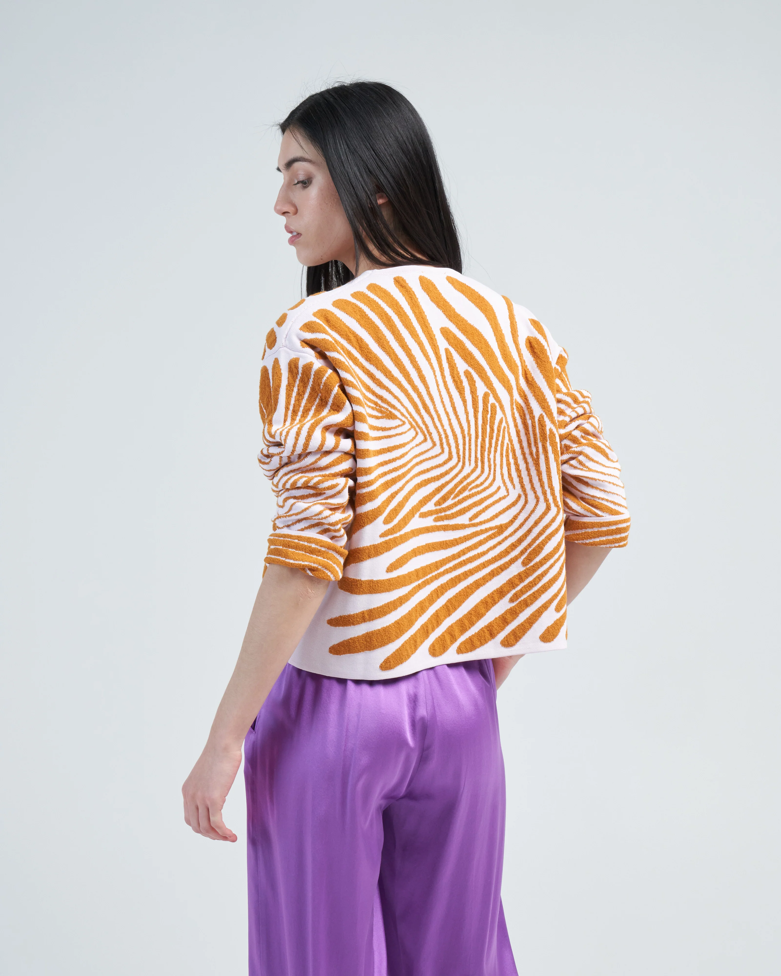 essential jacquard round neck sweater - Image 4