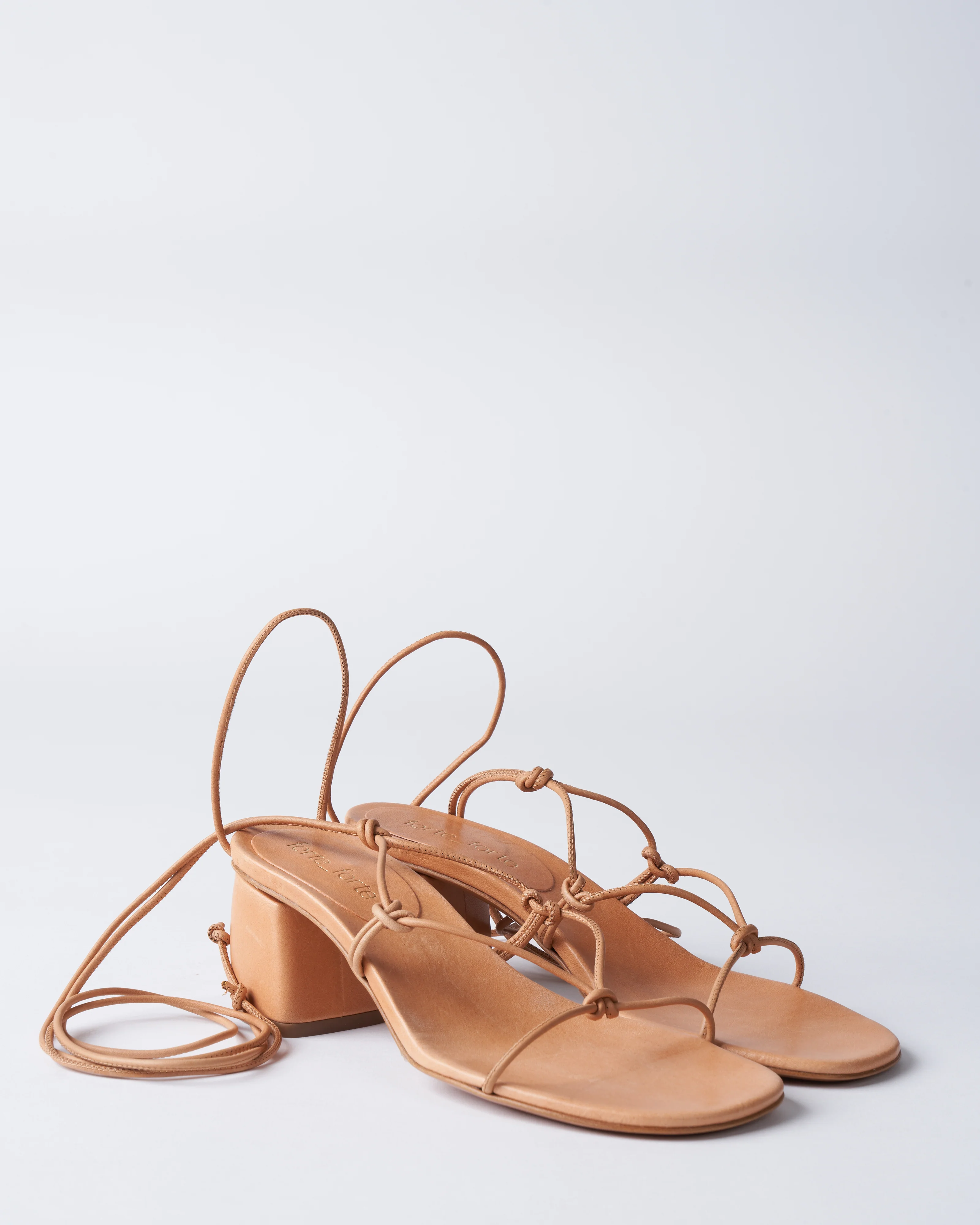 leather strings heeled sandal - naturale
