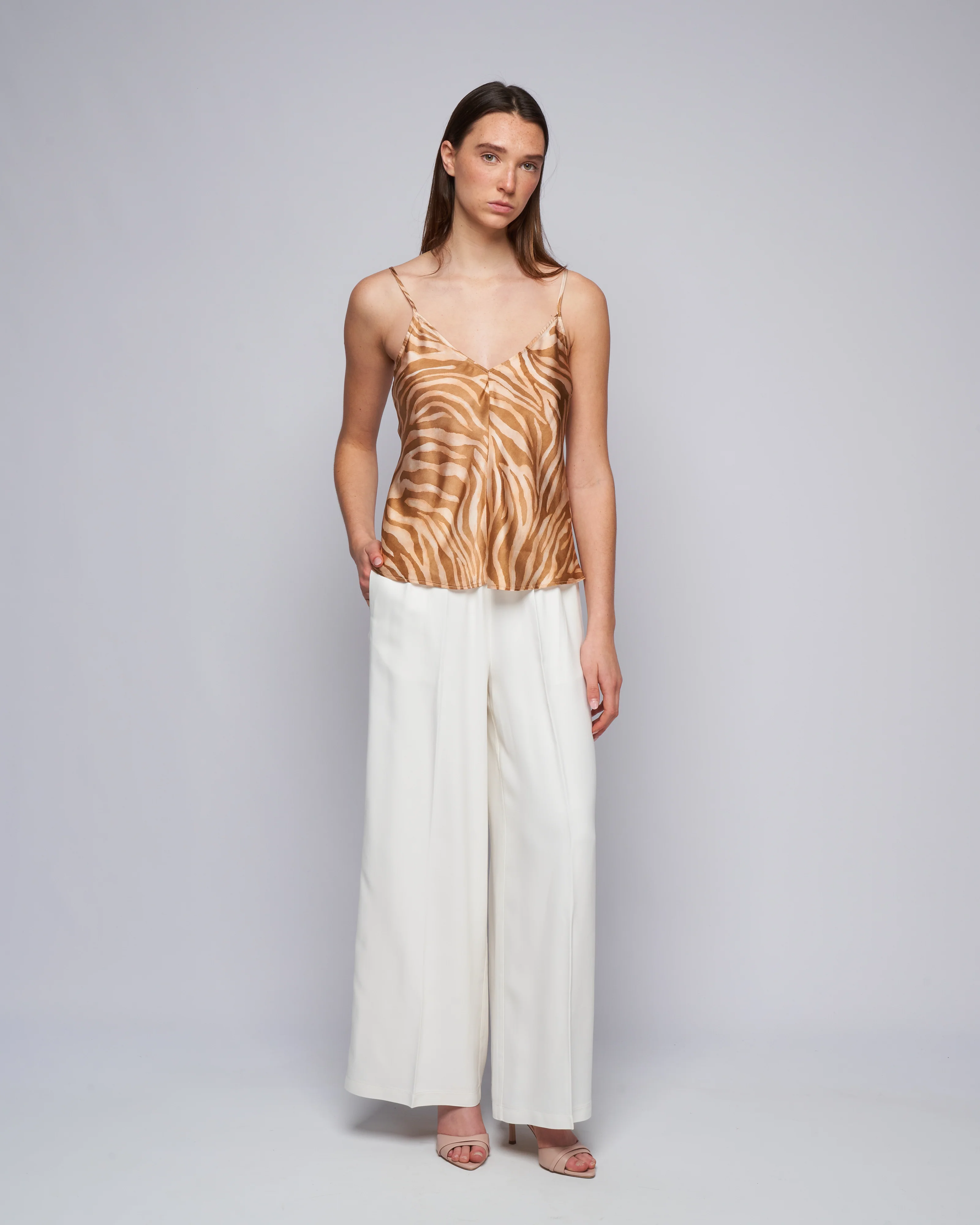 wild roses print satin top - poudre - Image 2