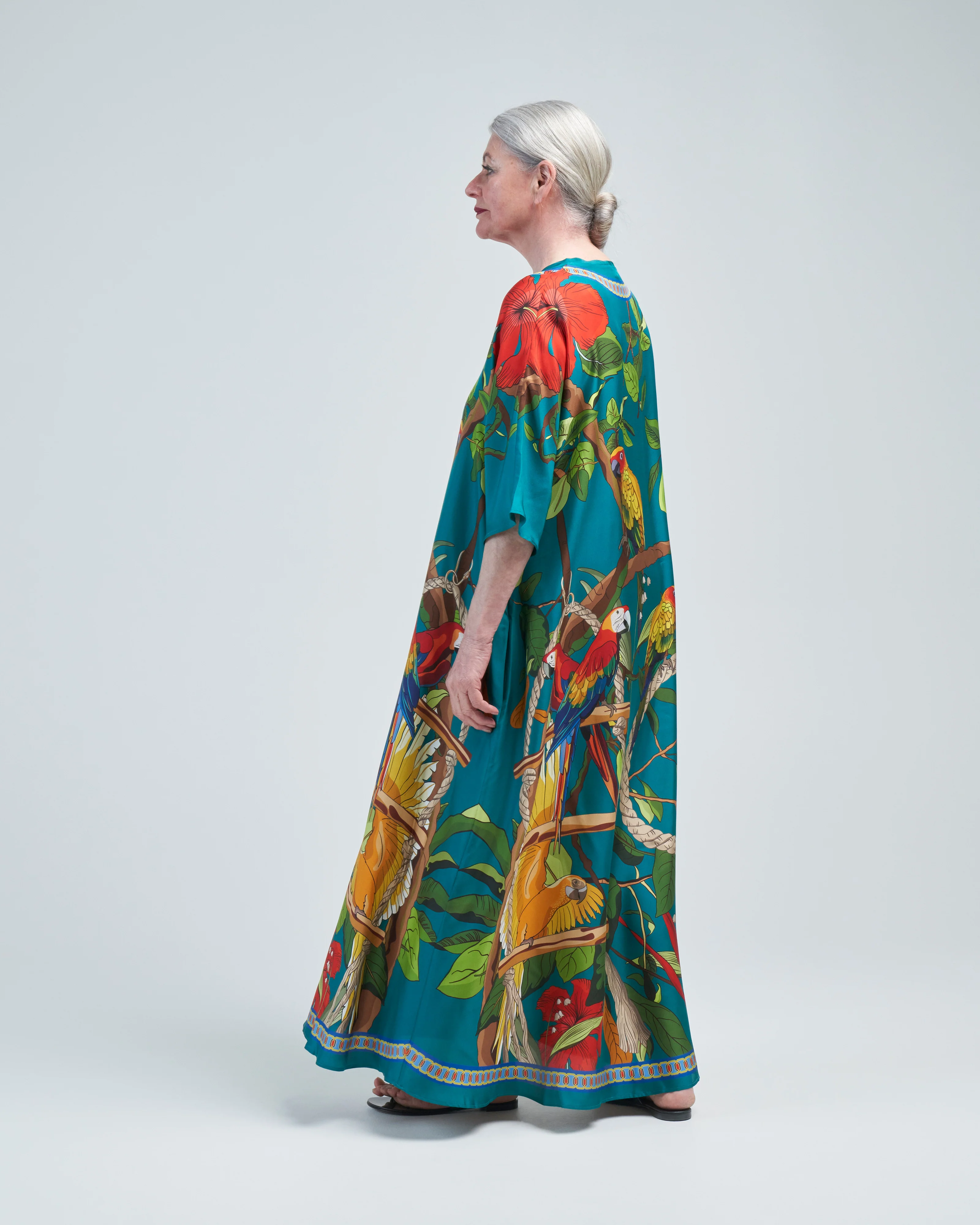 aloe silk kaftan parrots - Image 3