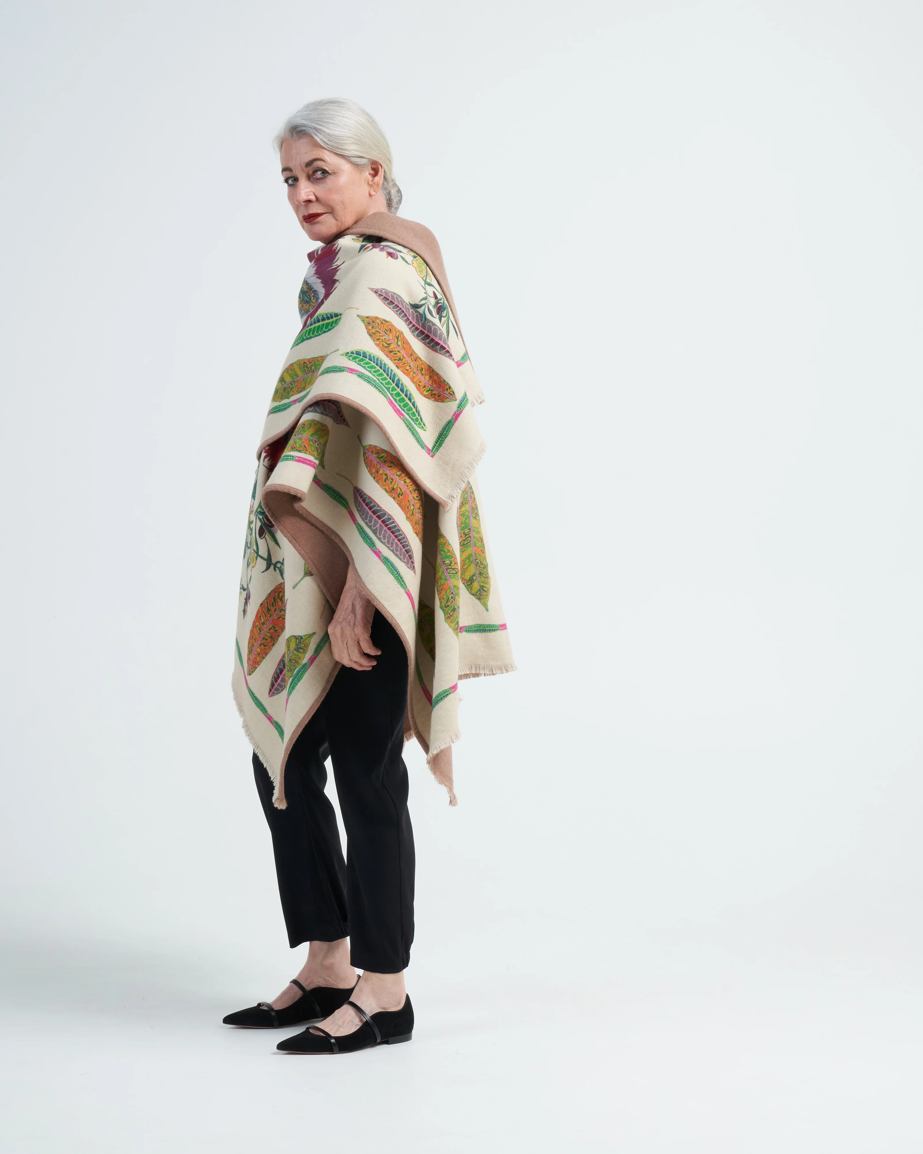 pancake wool cape - flower - Image 2