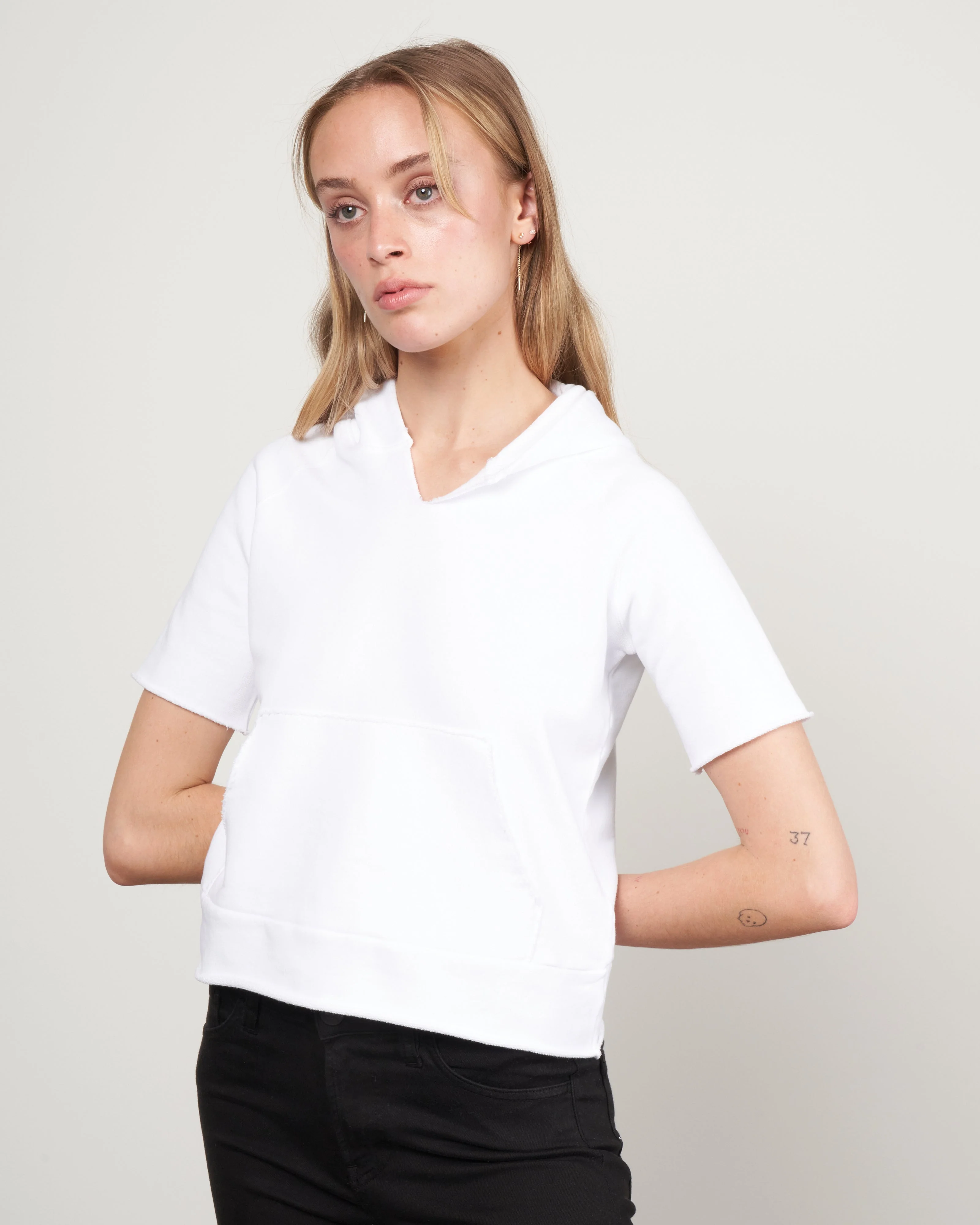 short sleeve hoodie - white