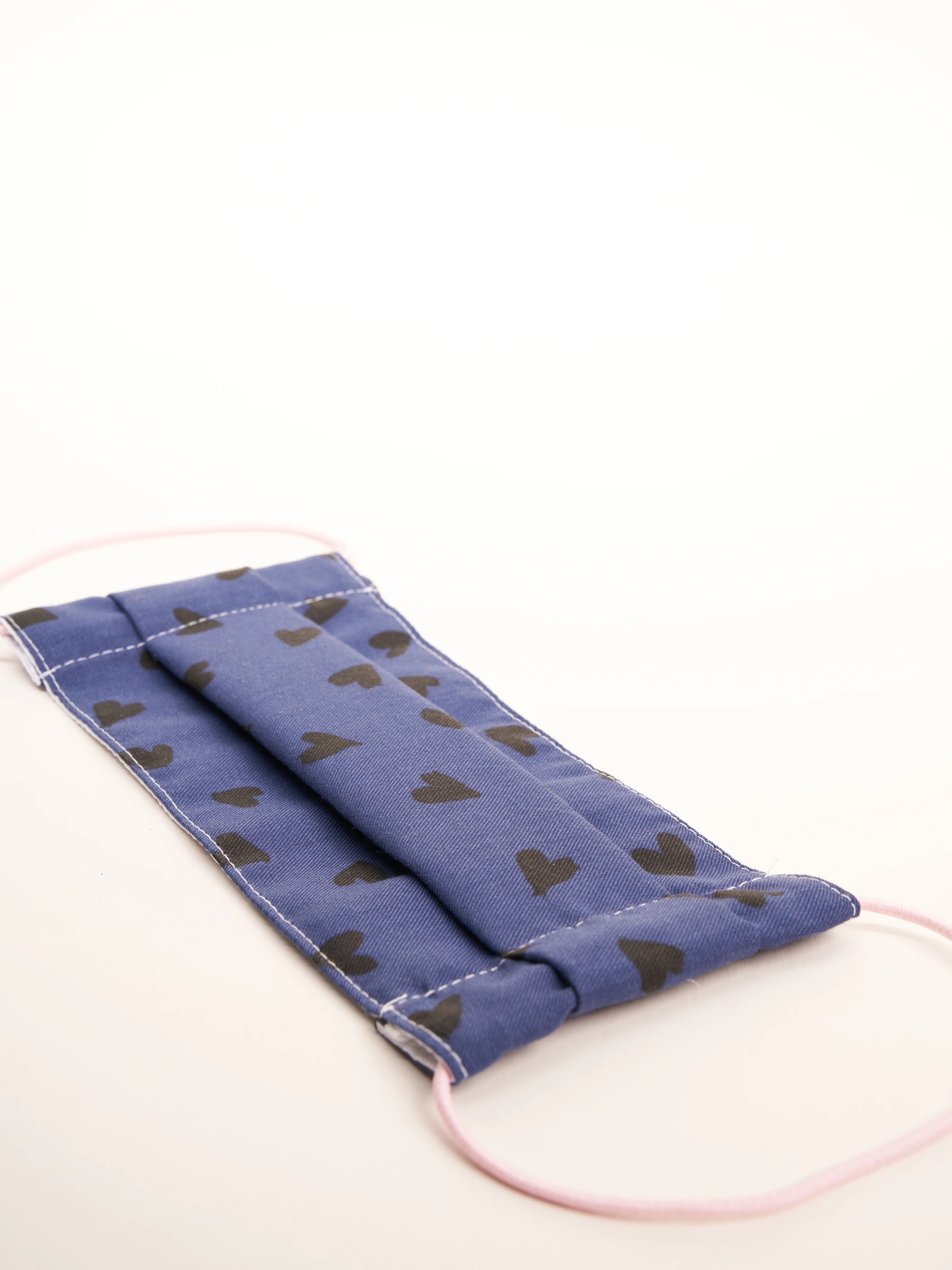 face mask - navy hearts - Image 2