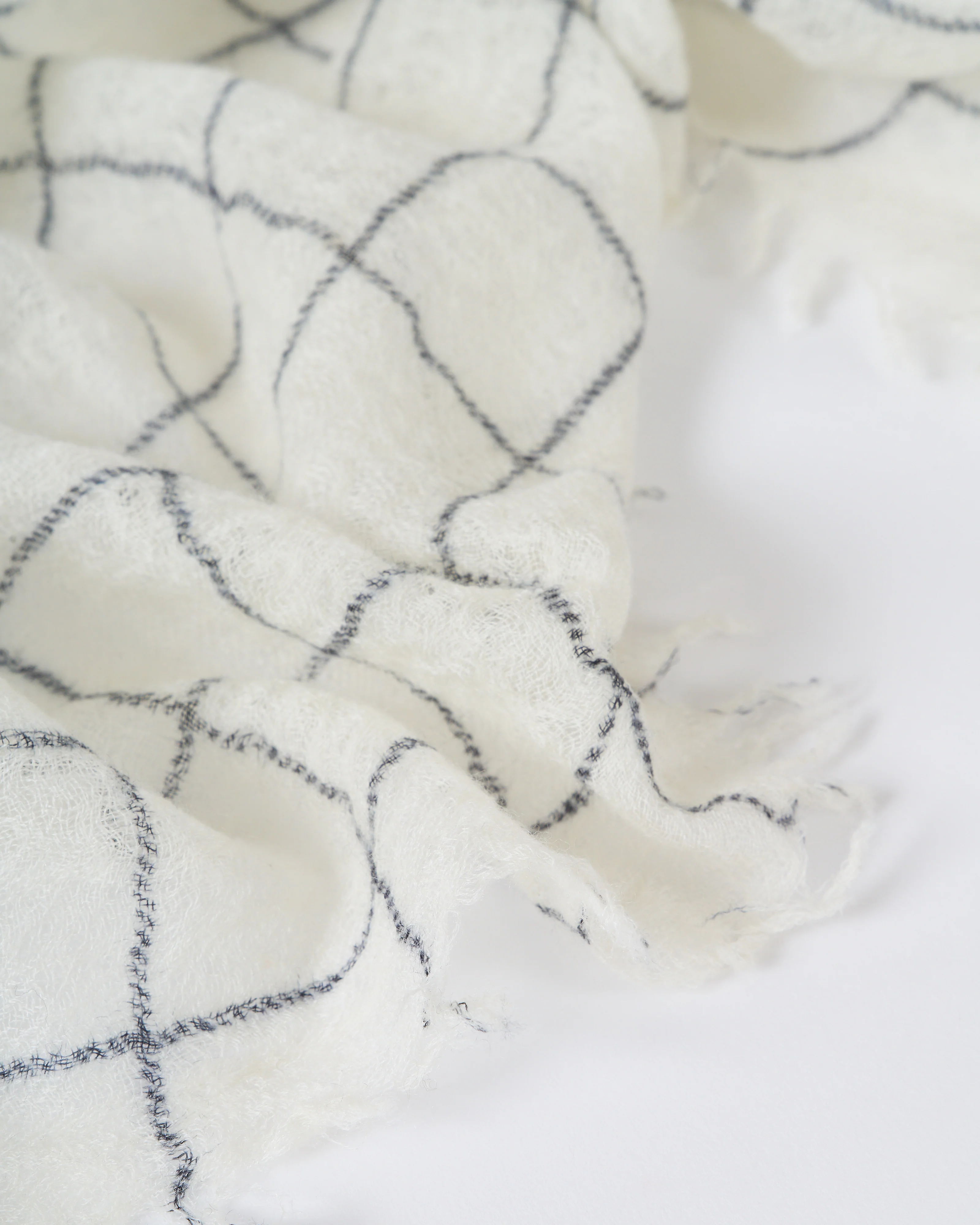 medium woven scarf - Image 3