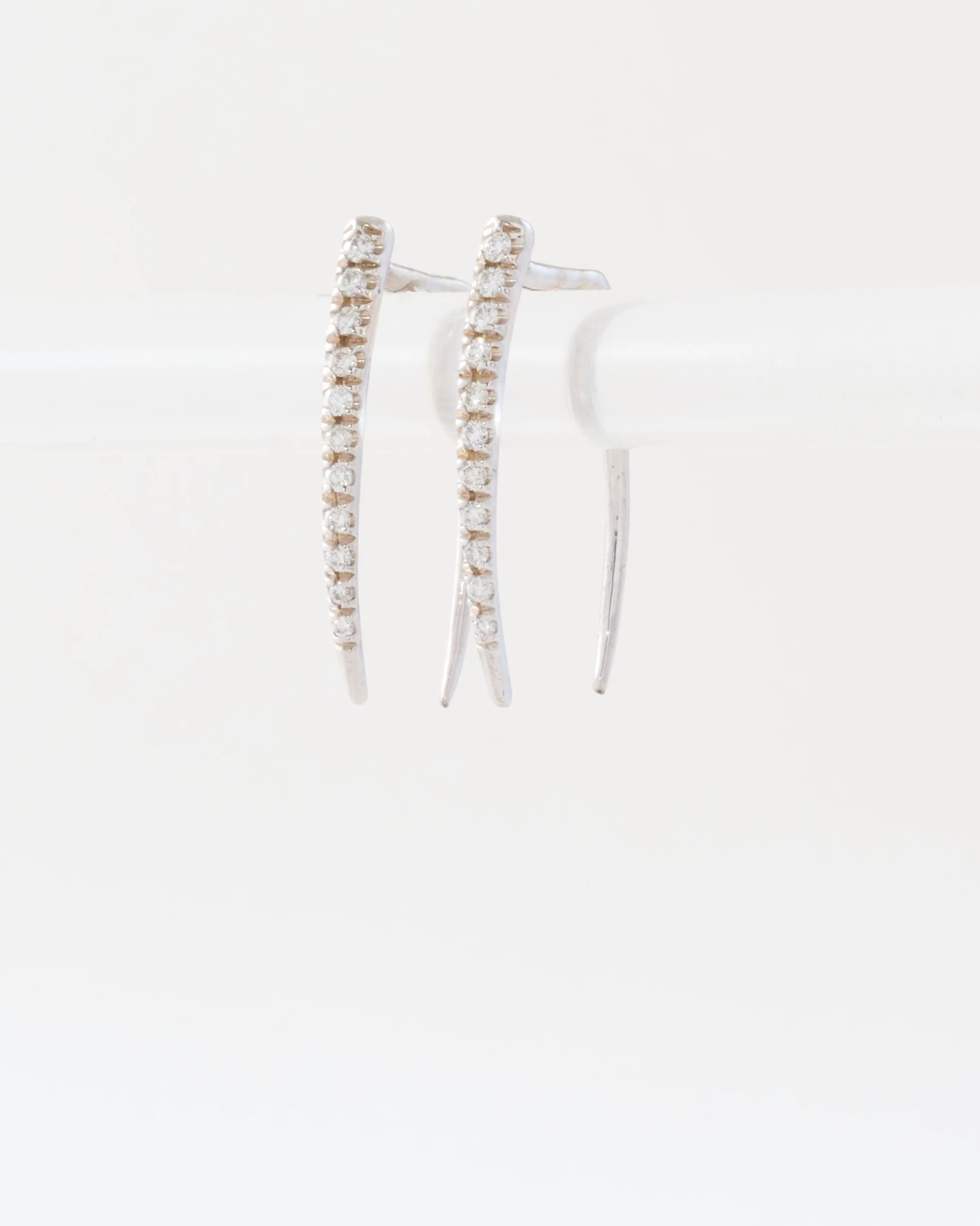 classic infinite tusk earrings with white pavé diamonds - Image 3