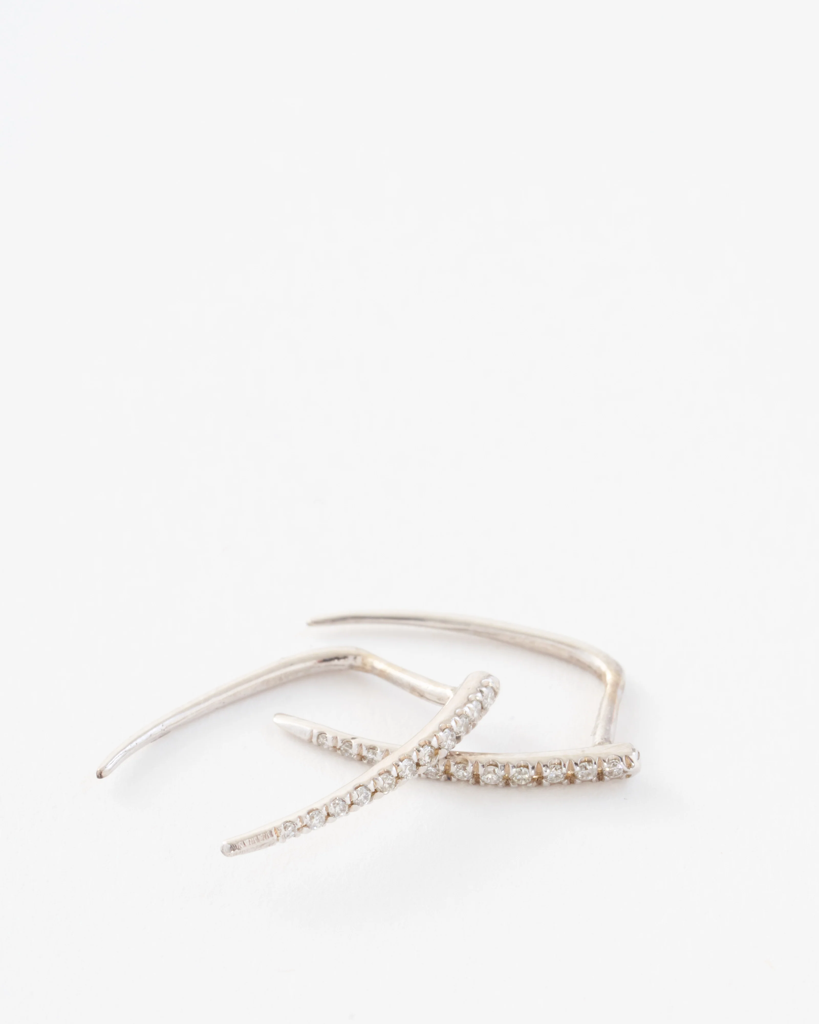classic infinite tusk earrings with white pavé diamonds - Image 4