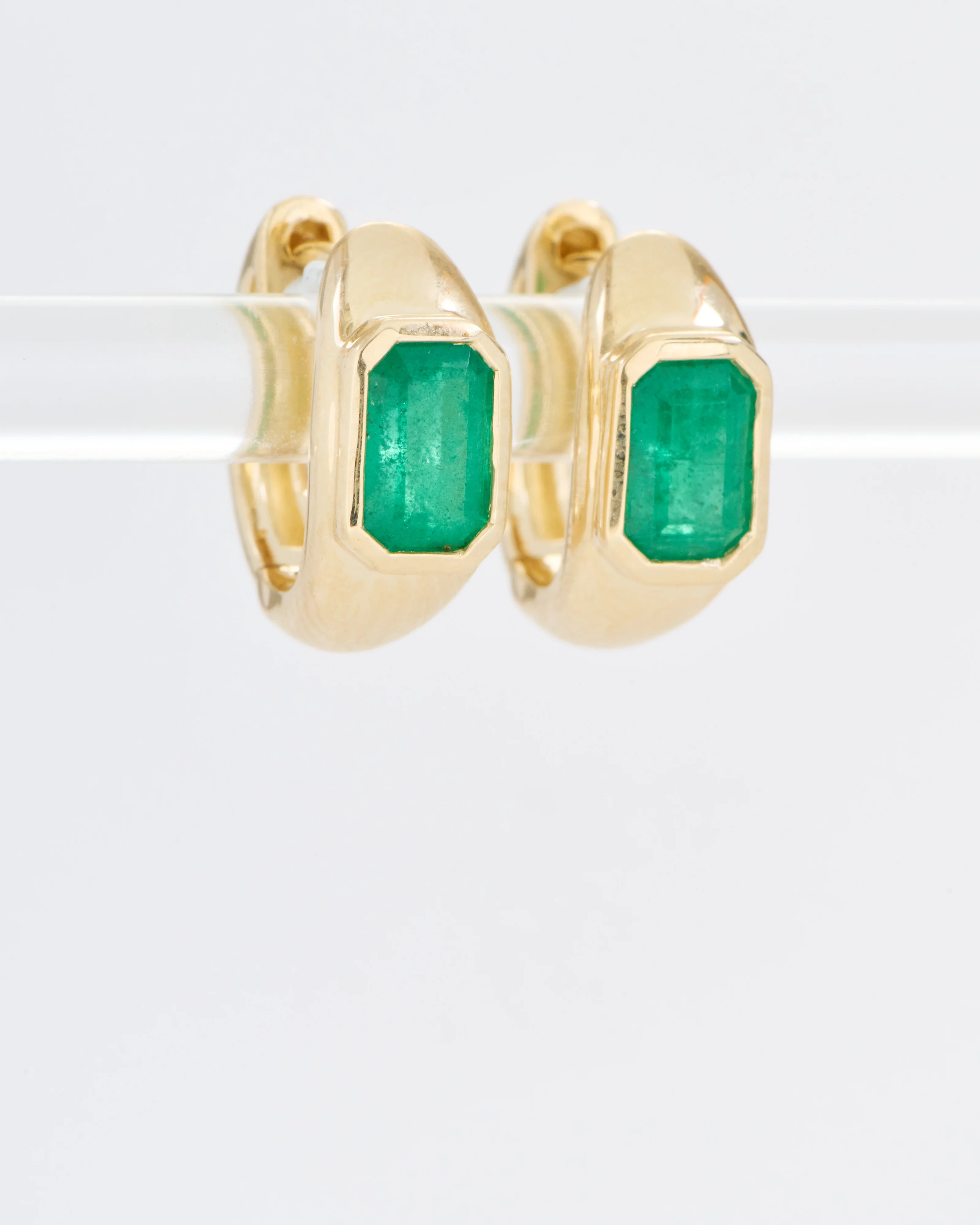 medium balloon huggies with emeralds classic - Image 5