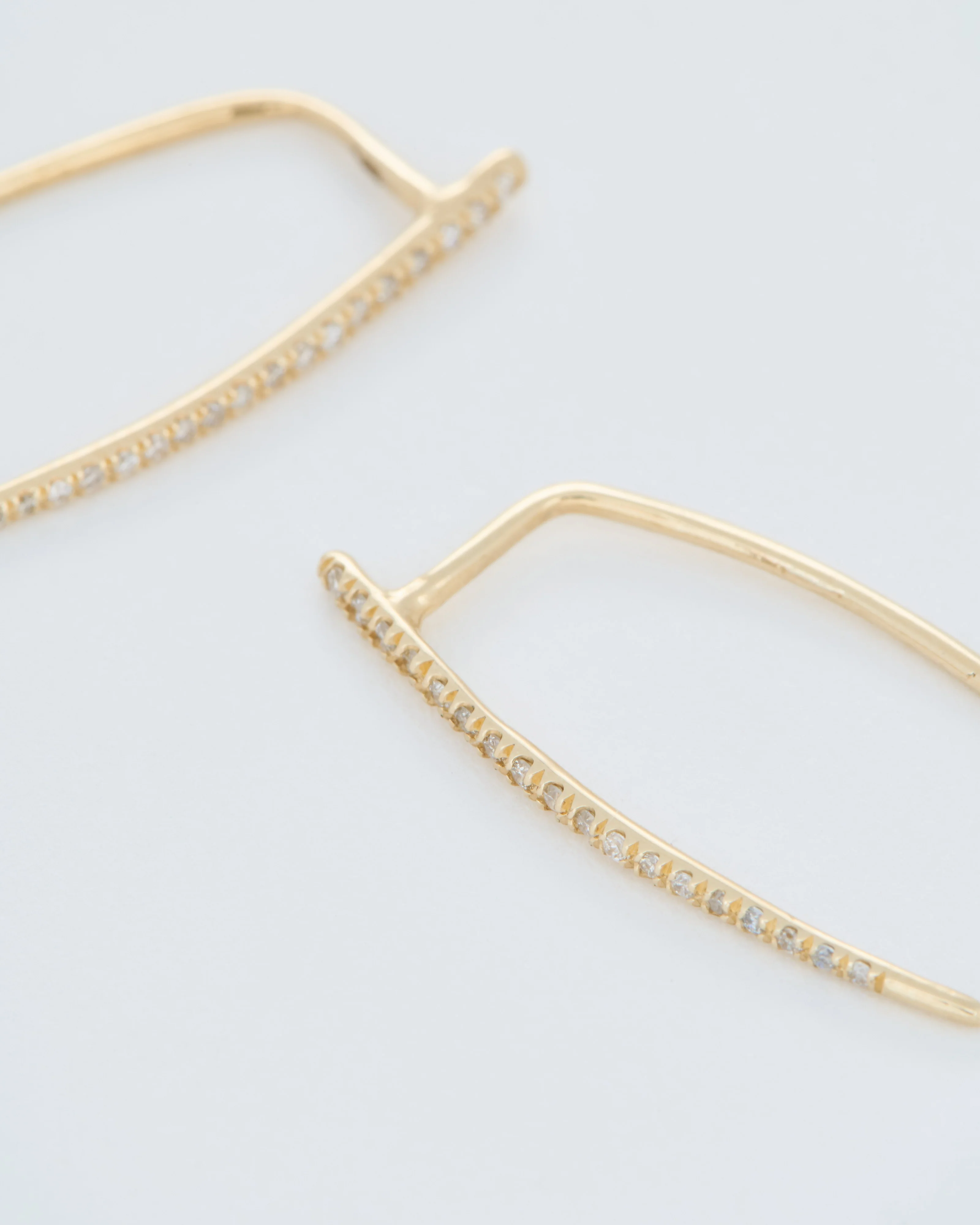 medium infinite tusk earrings with white pavé diamonds - Image 2