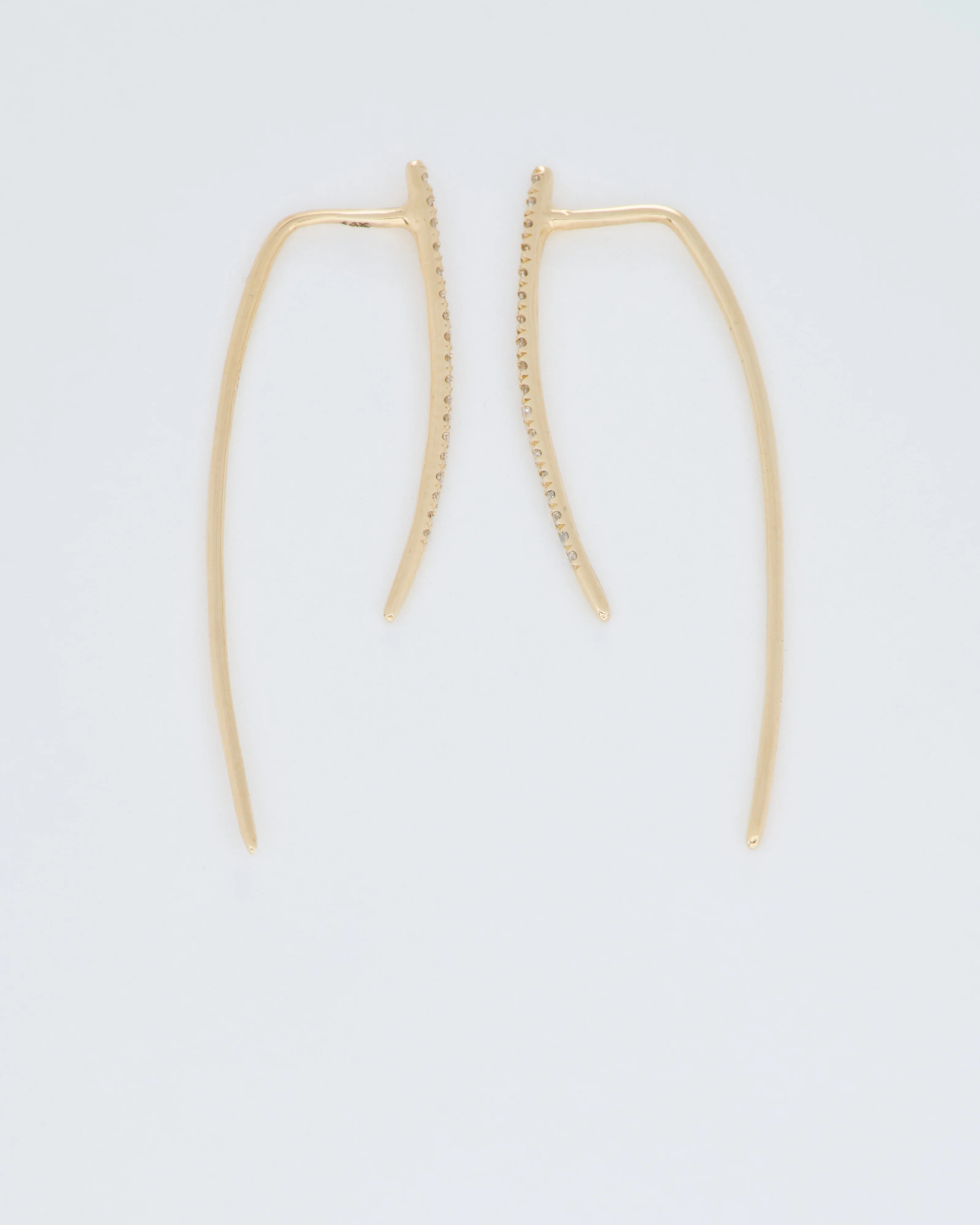 medium infinite tusk earrings with white pavé diamonds - Image 3