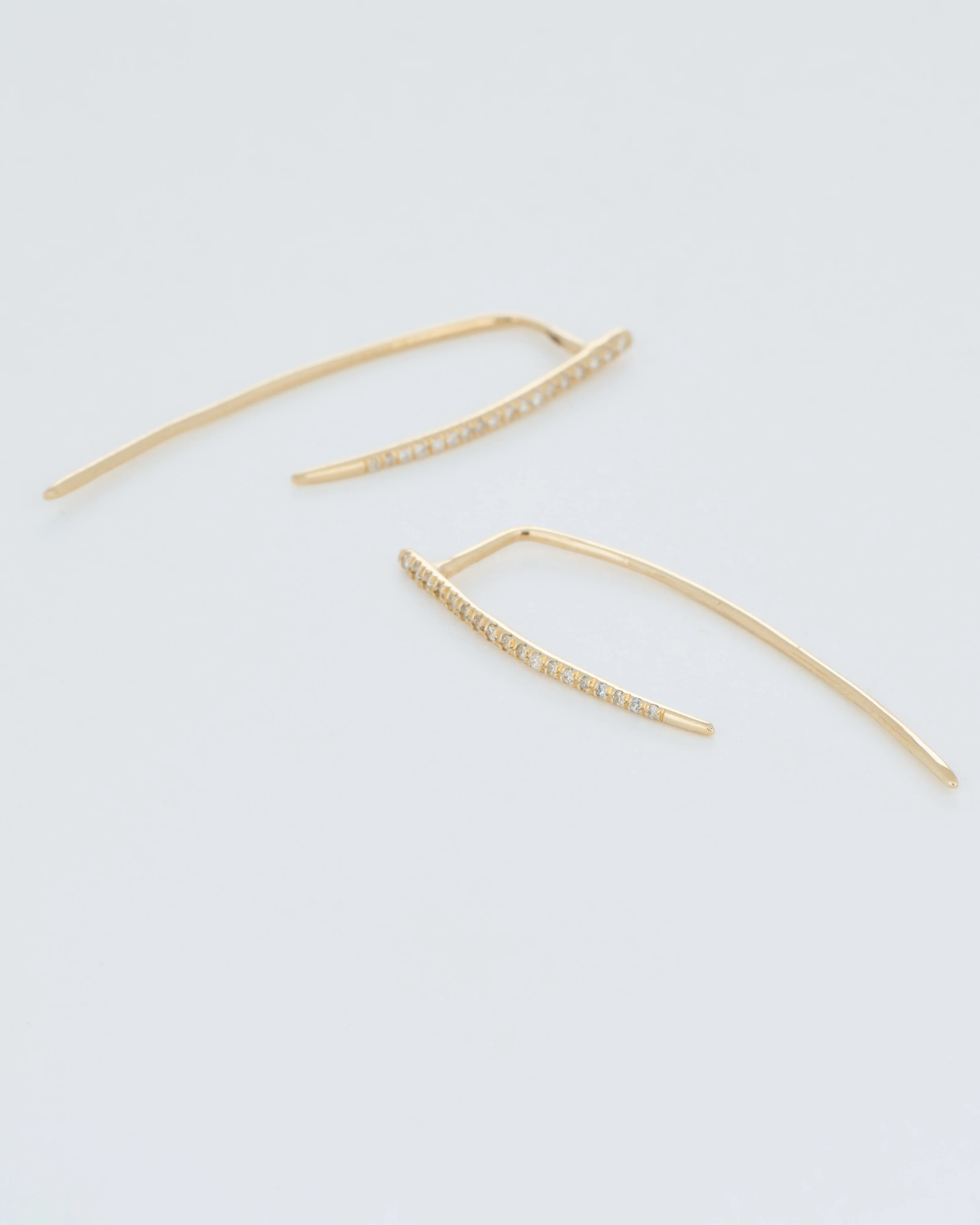 medium infinite tusk earrings with white pavé diamonds - Image 4