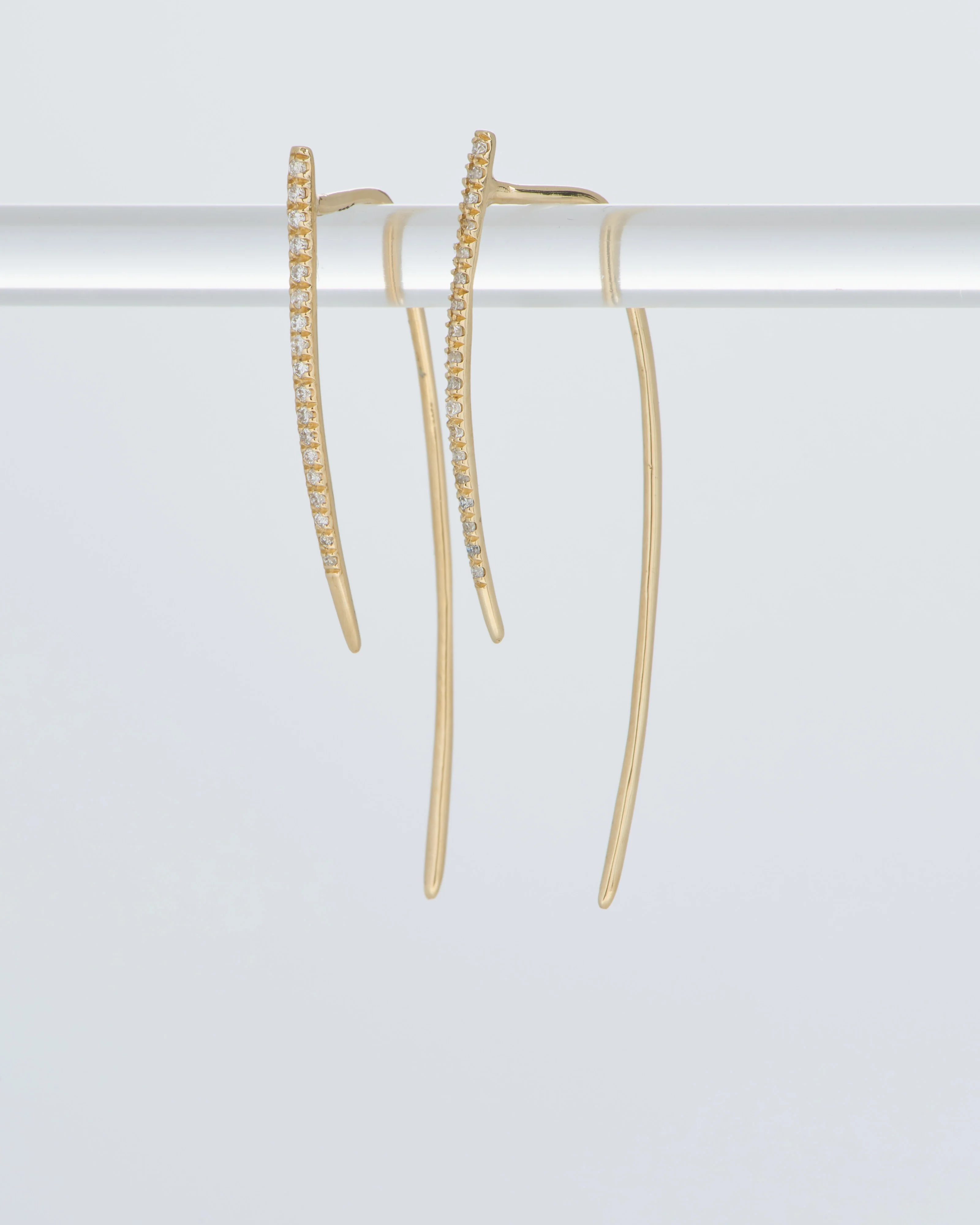 medium infinite tusk earrings with white pavé diamonds - Image 5