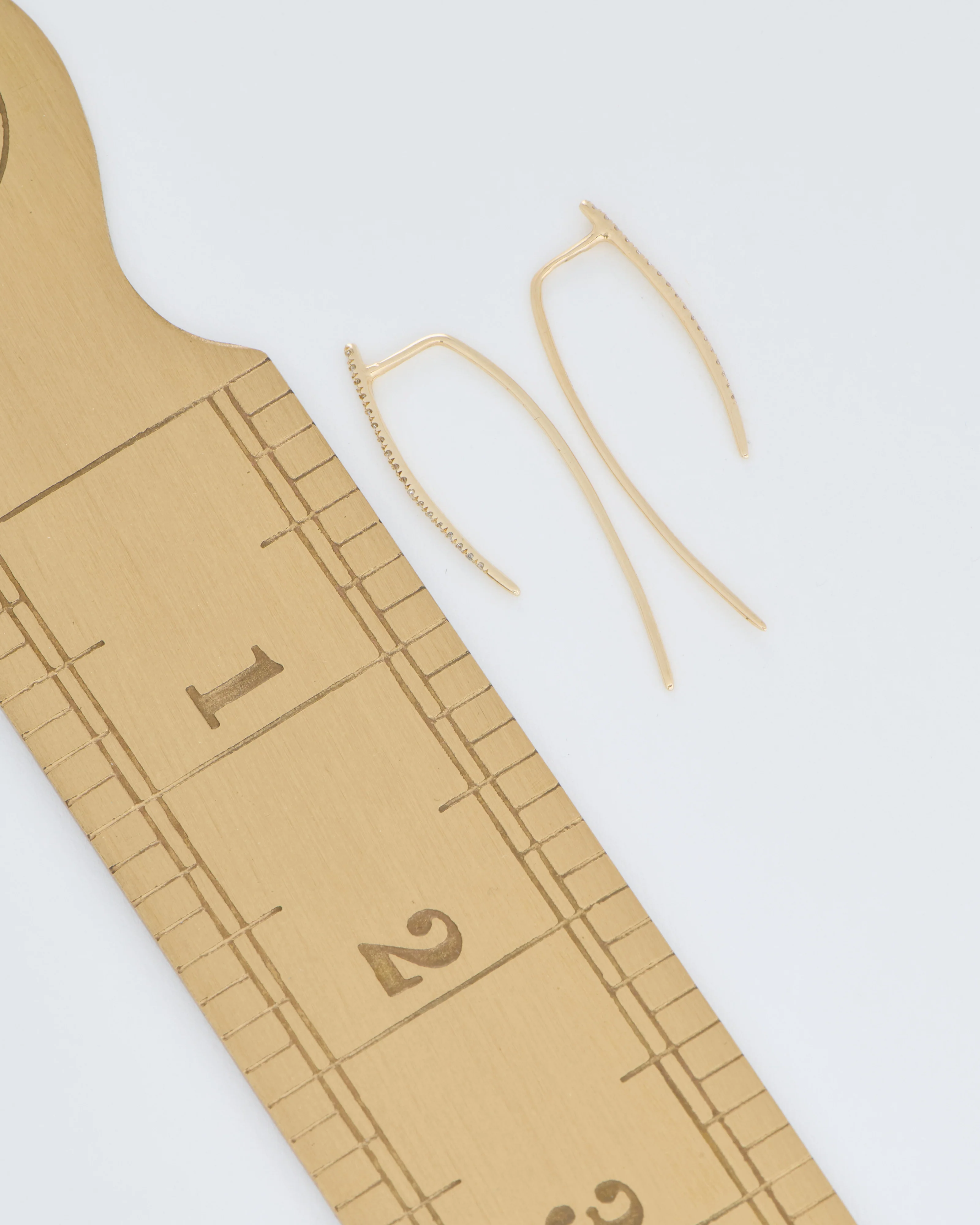 medium infinite tusk earrings with white pavé diamonds - Image 8