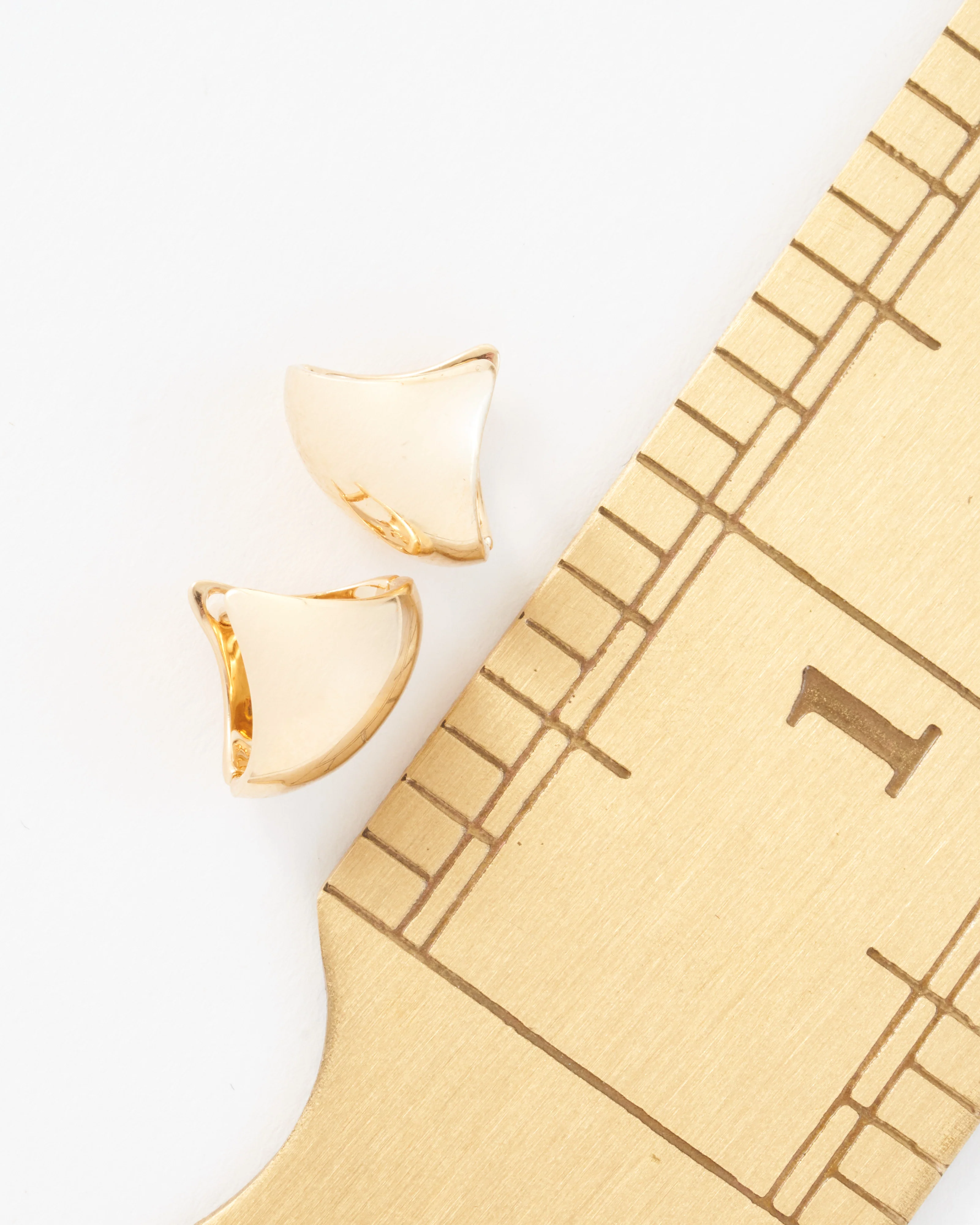small apse earrings - Image 3