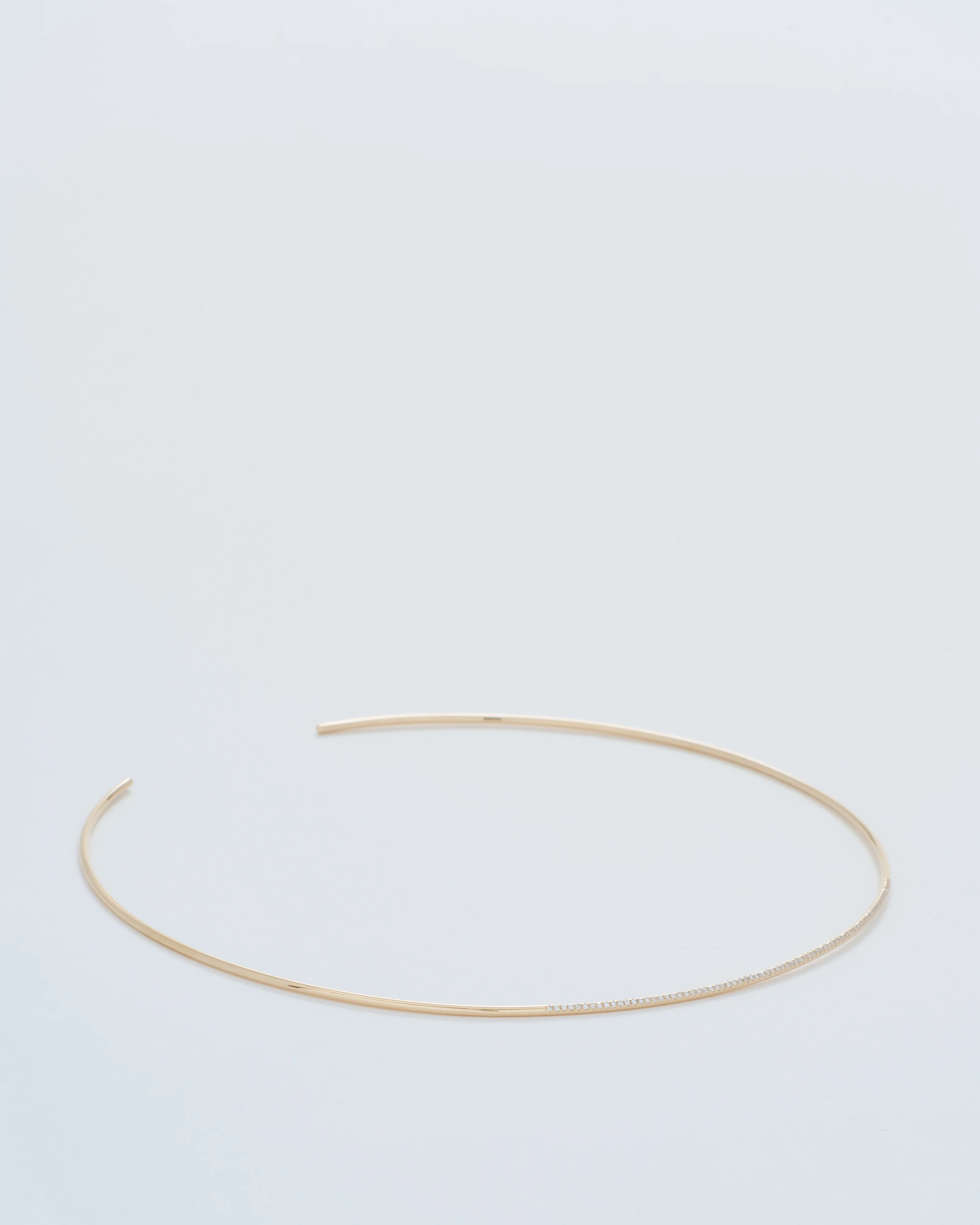 subtle choker with white pavé diamonds - Image 4