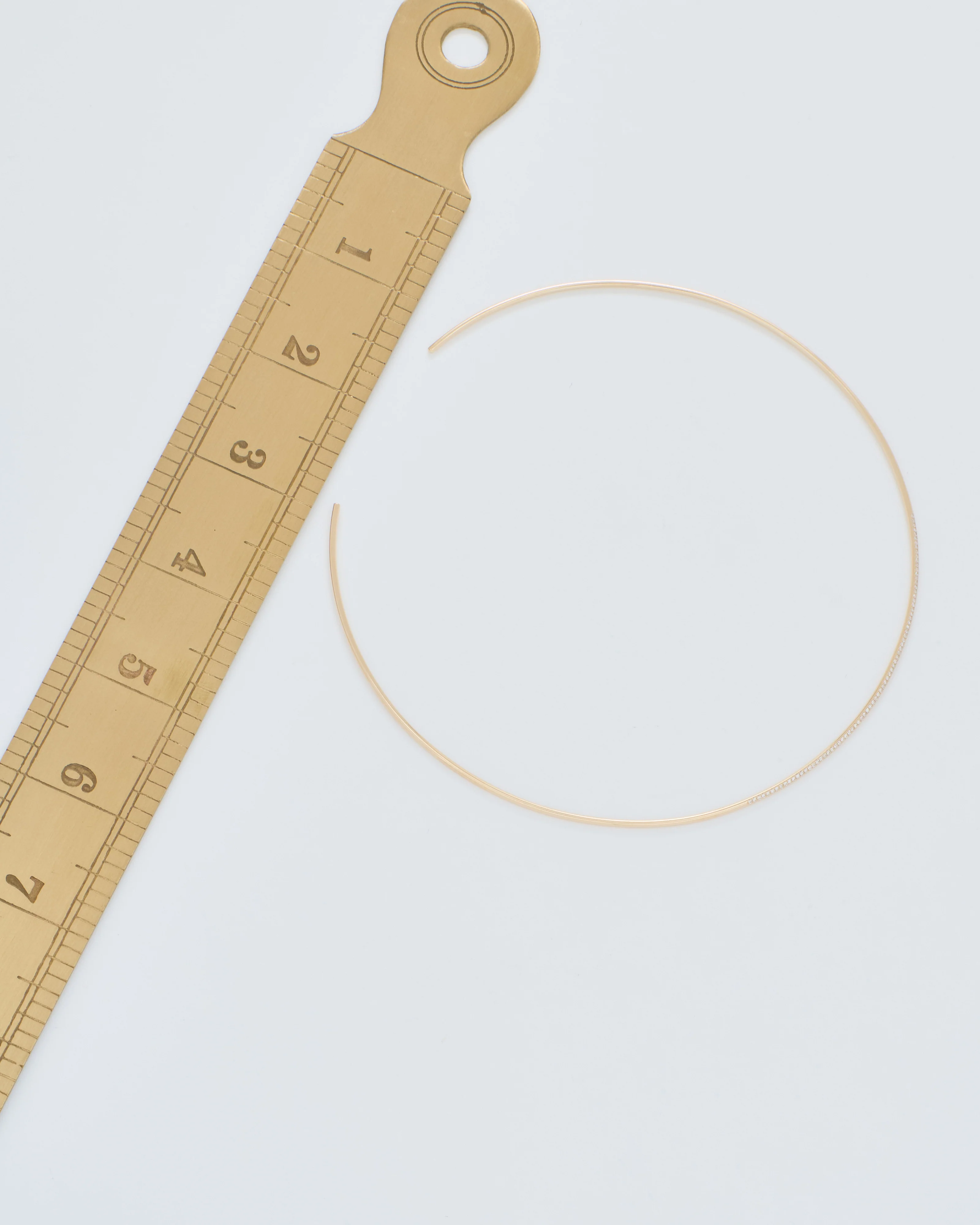 subtle choker with white pavé diamonds - Image 7