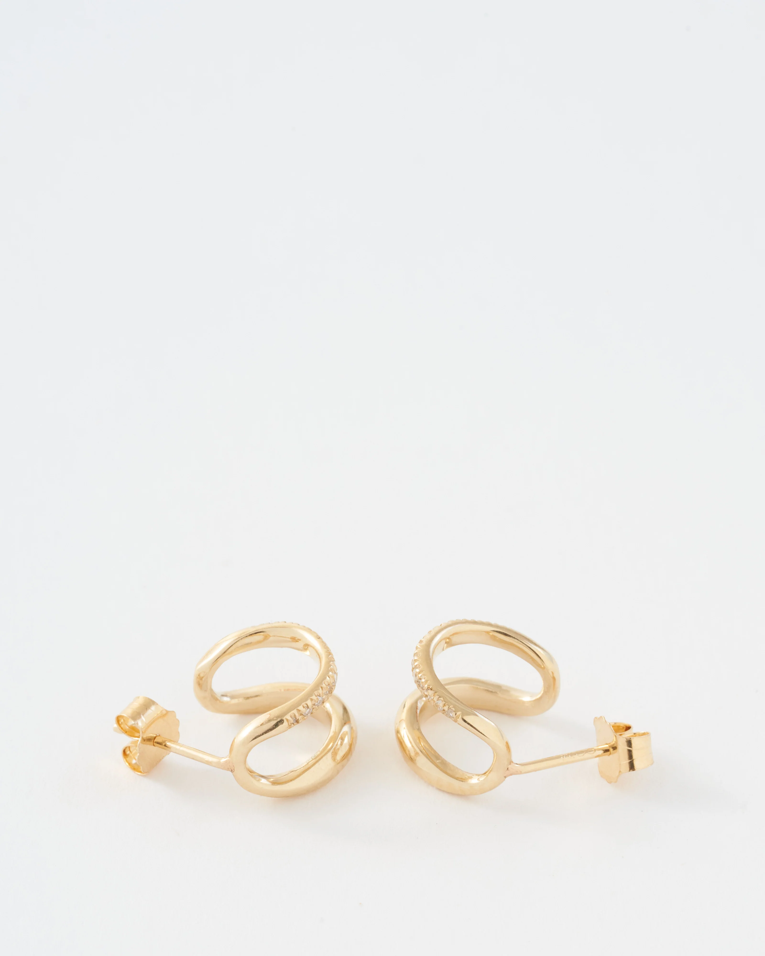 twin tusk earrings with white pavé diamonds - Image 2