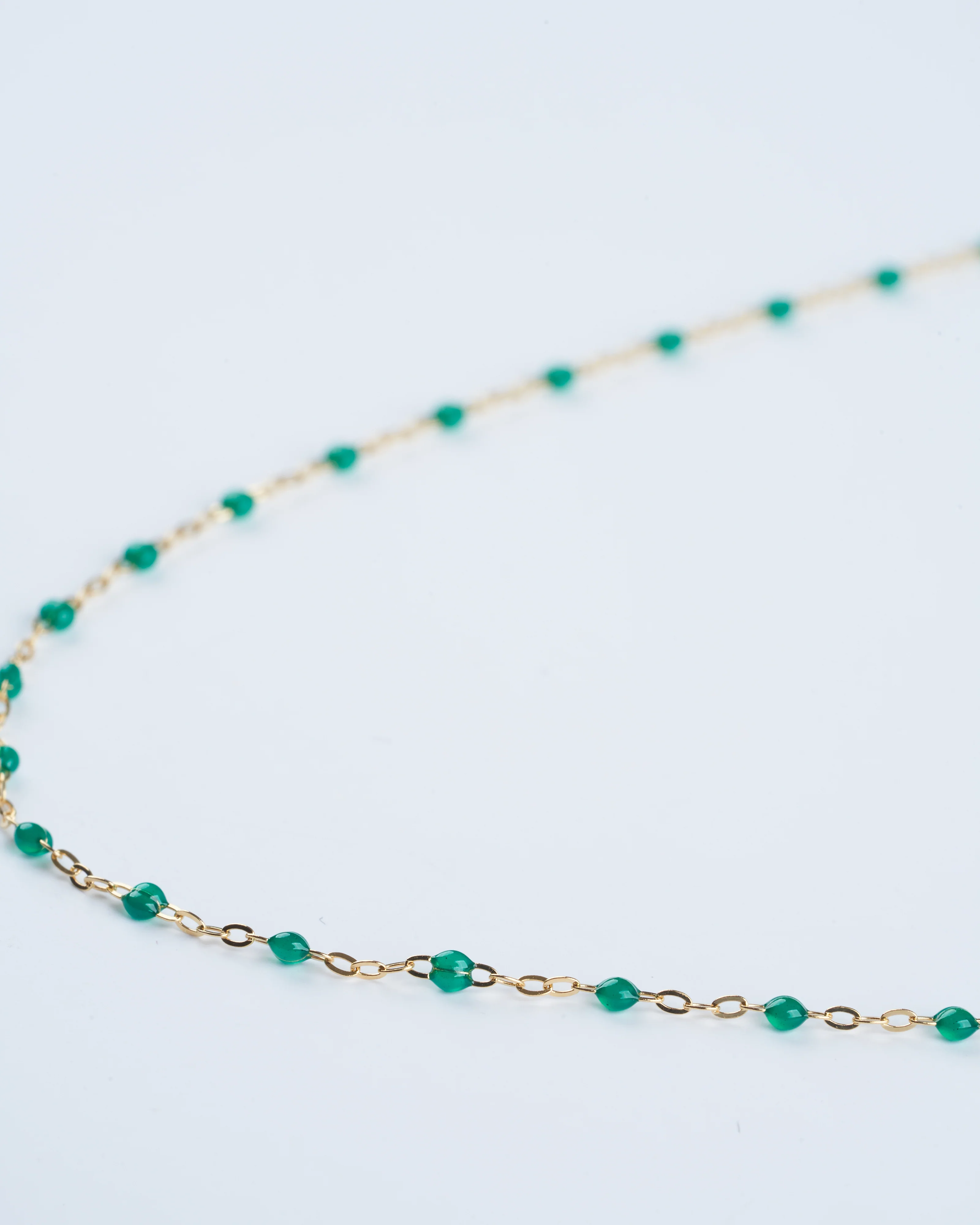 classic gigi yellow gold necklace - emerald - Image 5