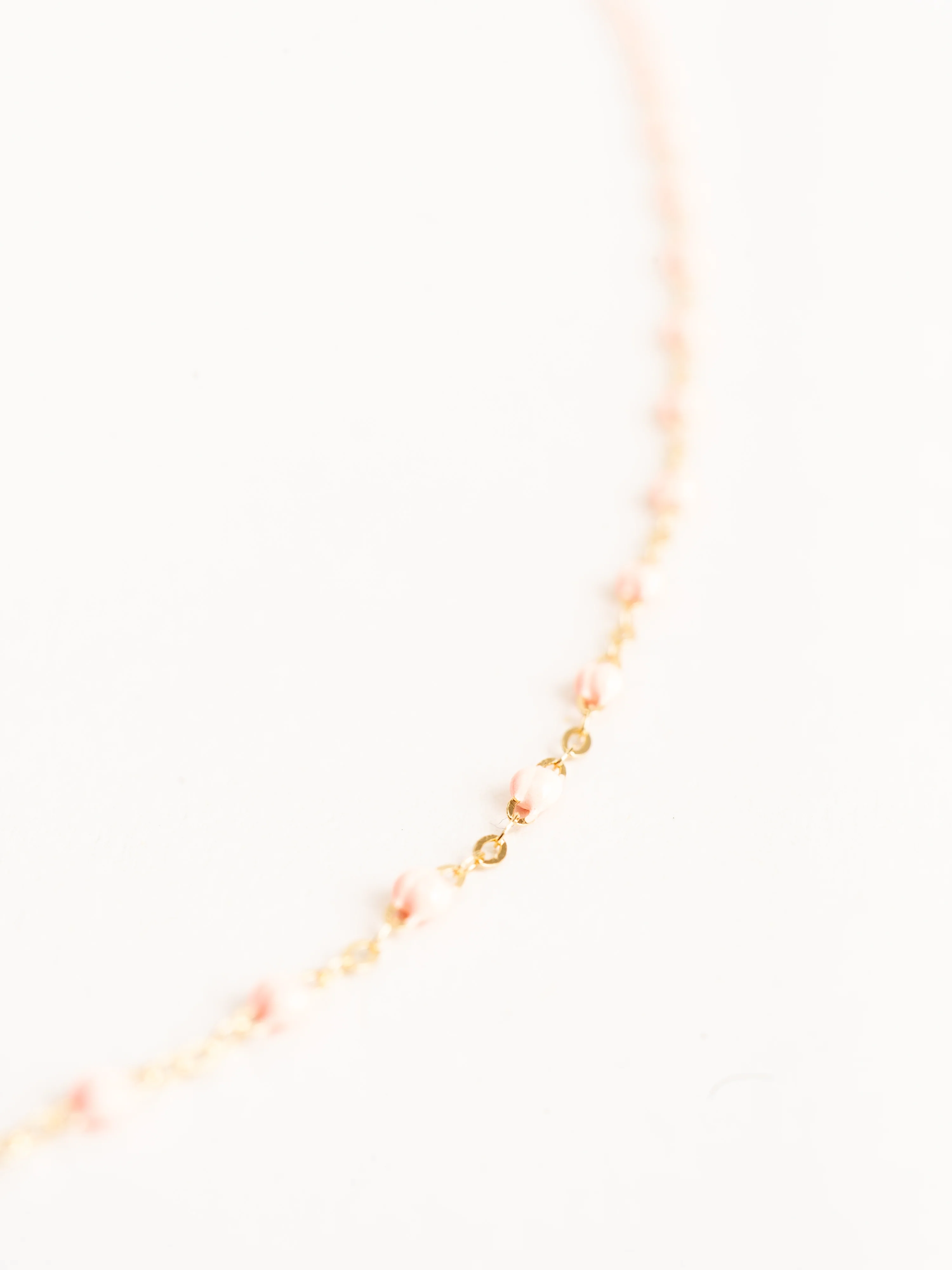 classic gigi yellow gold necklace - salmon - Image 4