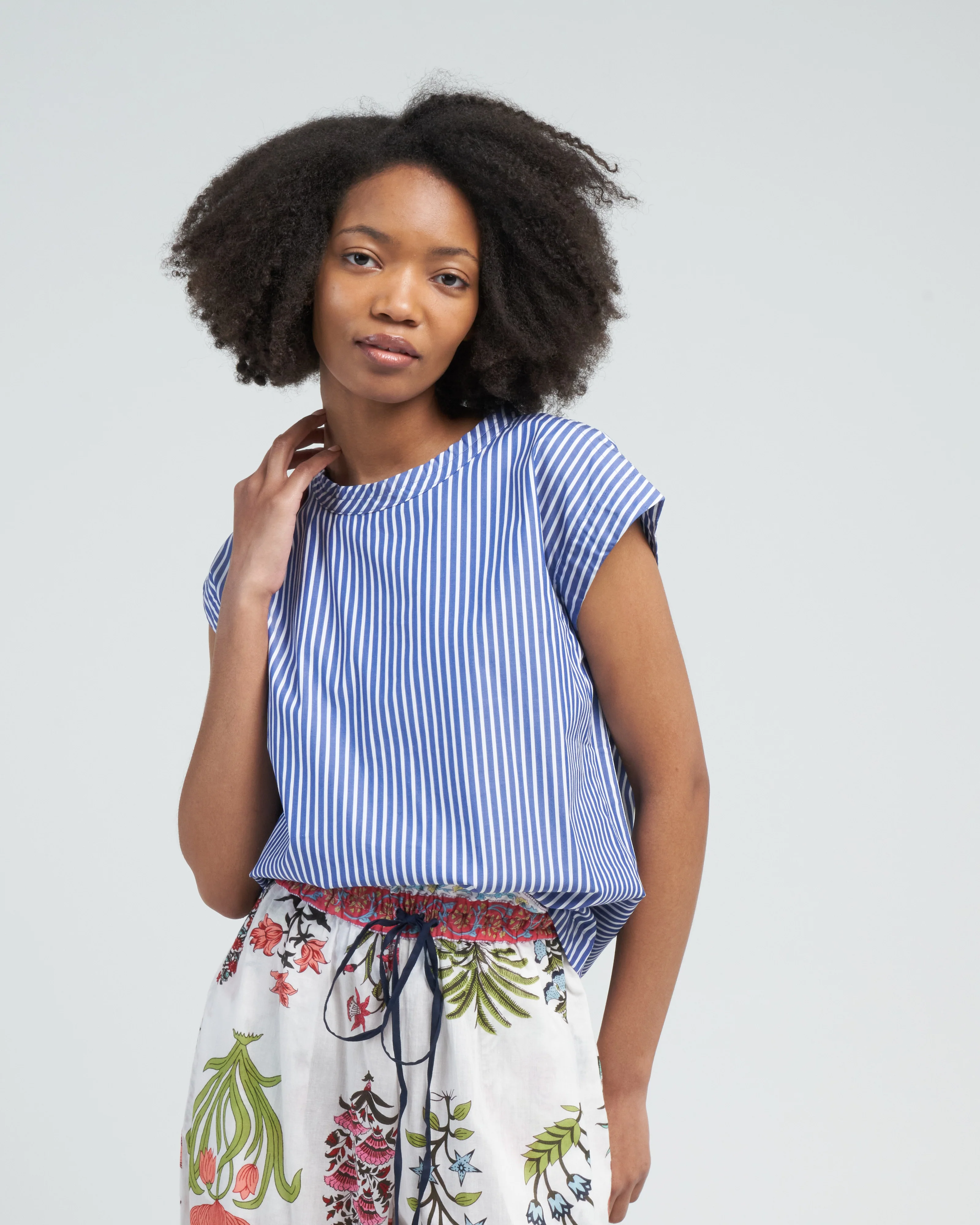 gardener sleeveless top - blue/white - Image 3