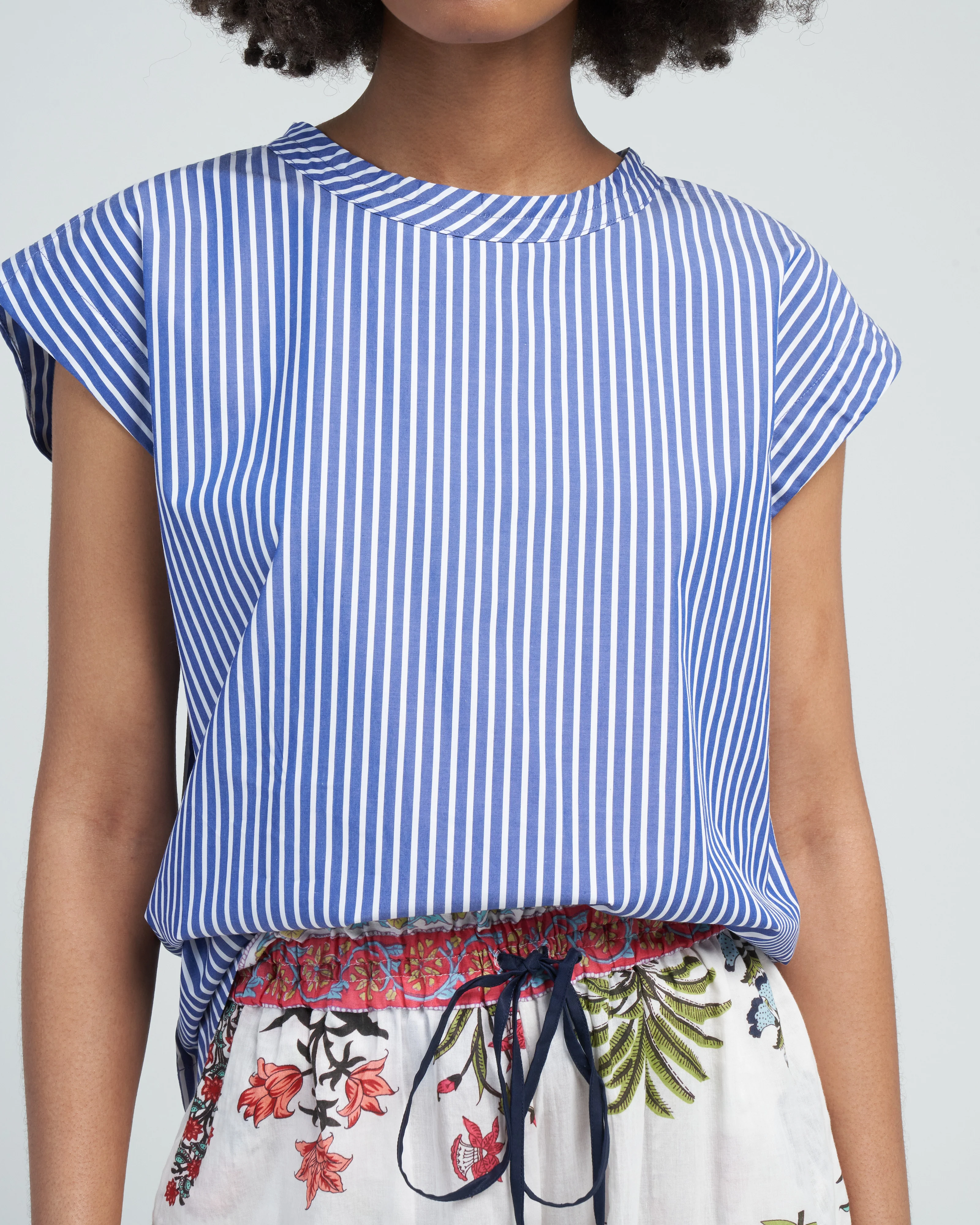 gardener sleeveless top - blue/white - Image 5