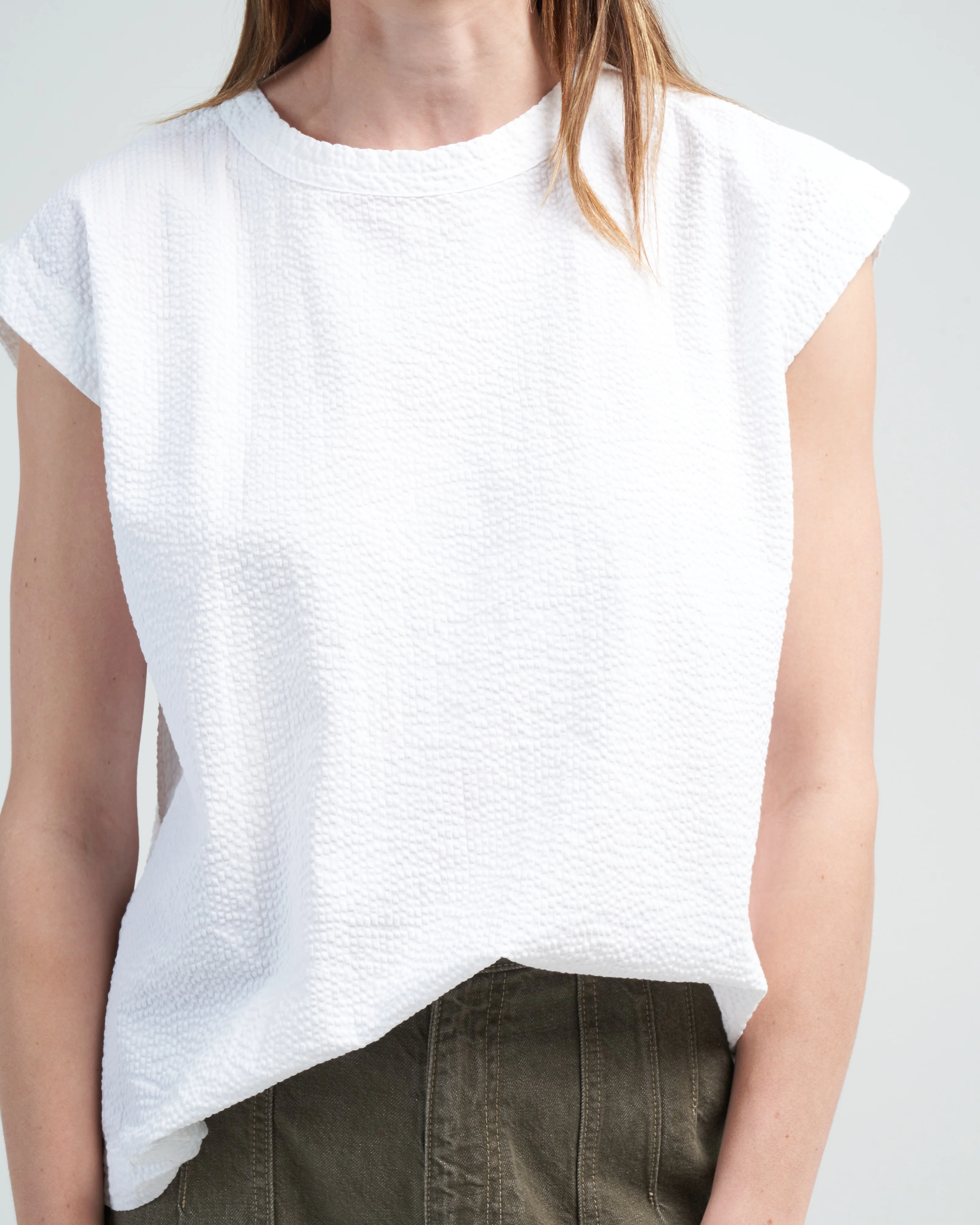 gardener sleeveless top - white seersucker - Image 5