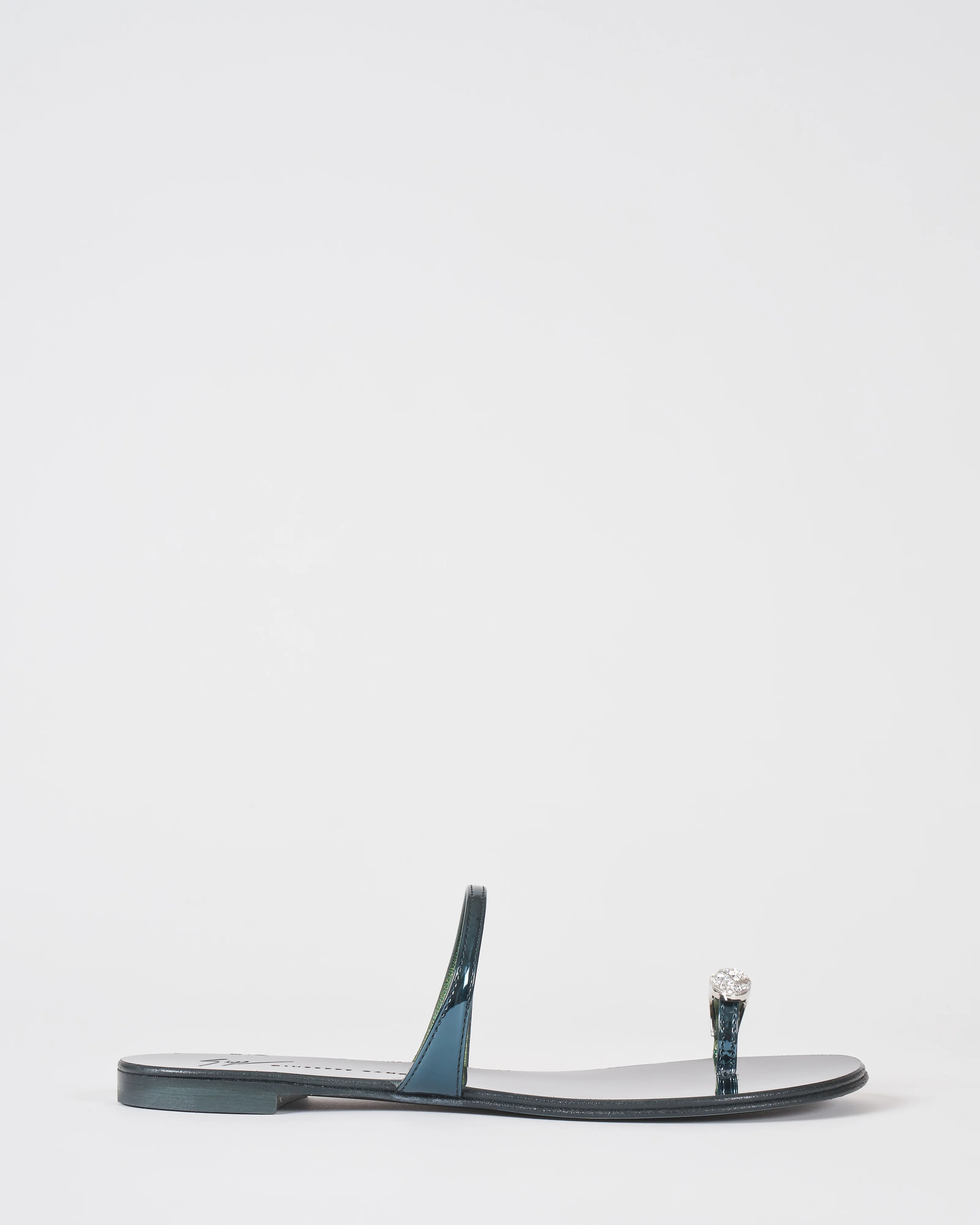 flat sandal with toe ring - Image 2
