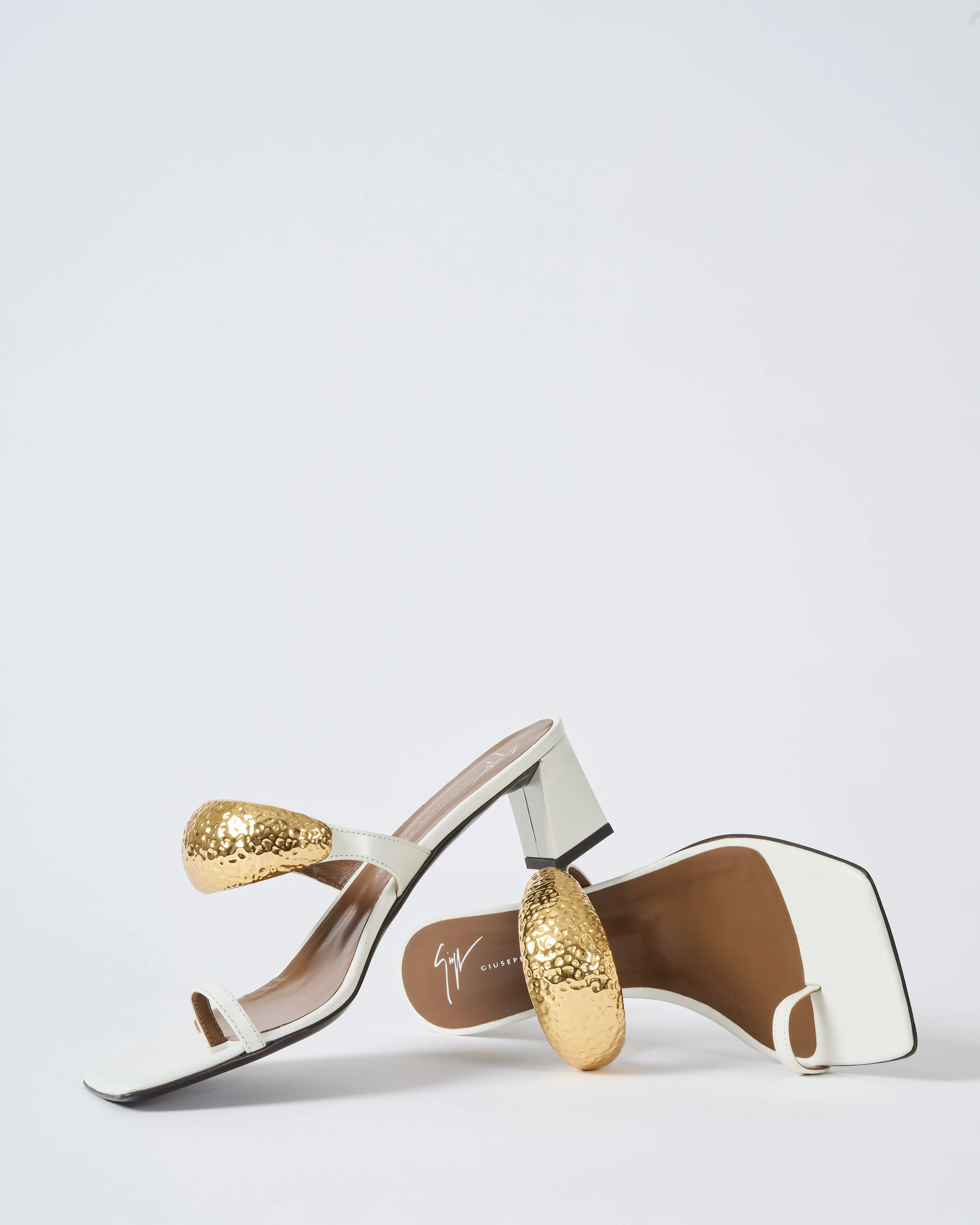 heel sandal w/ toe ring - Image 3