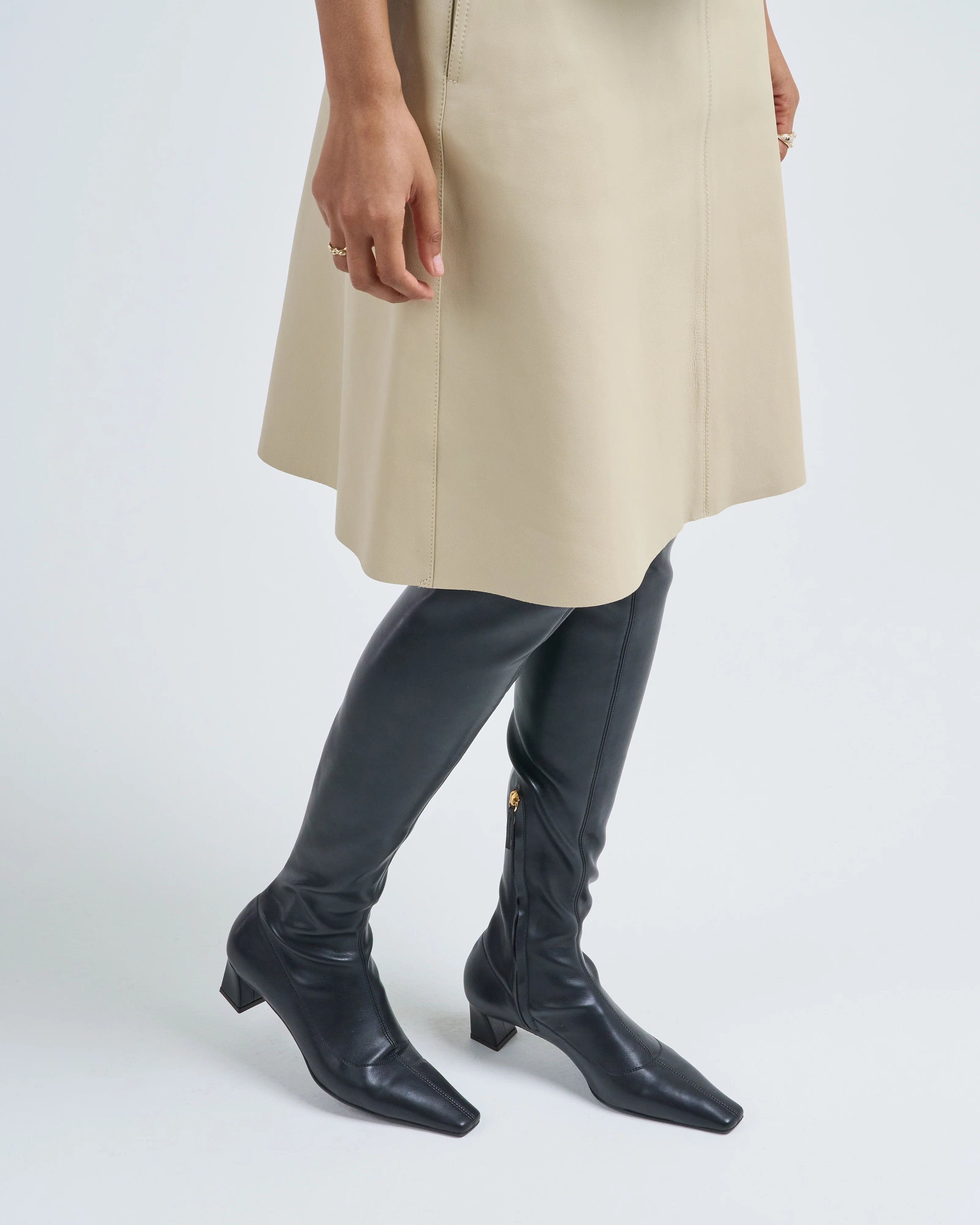 janiee plus 45 boot - Image 2