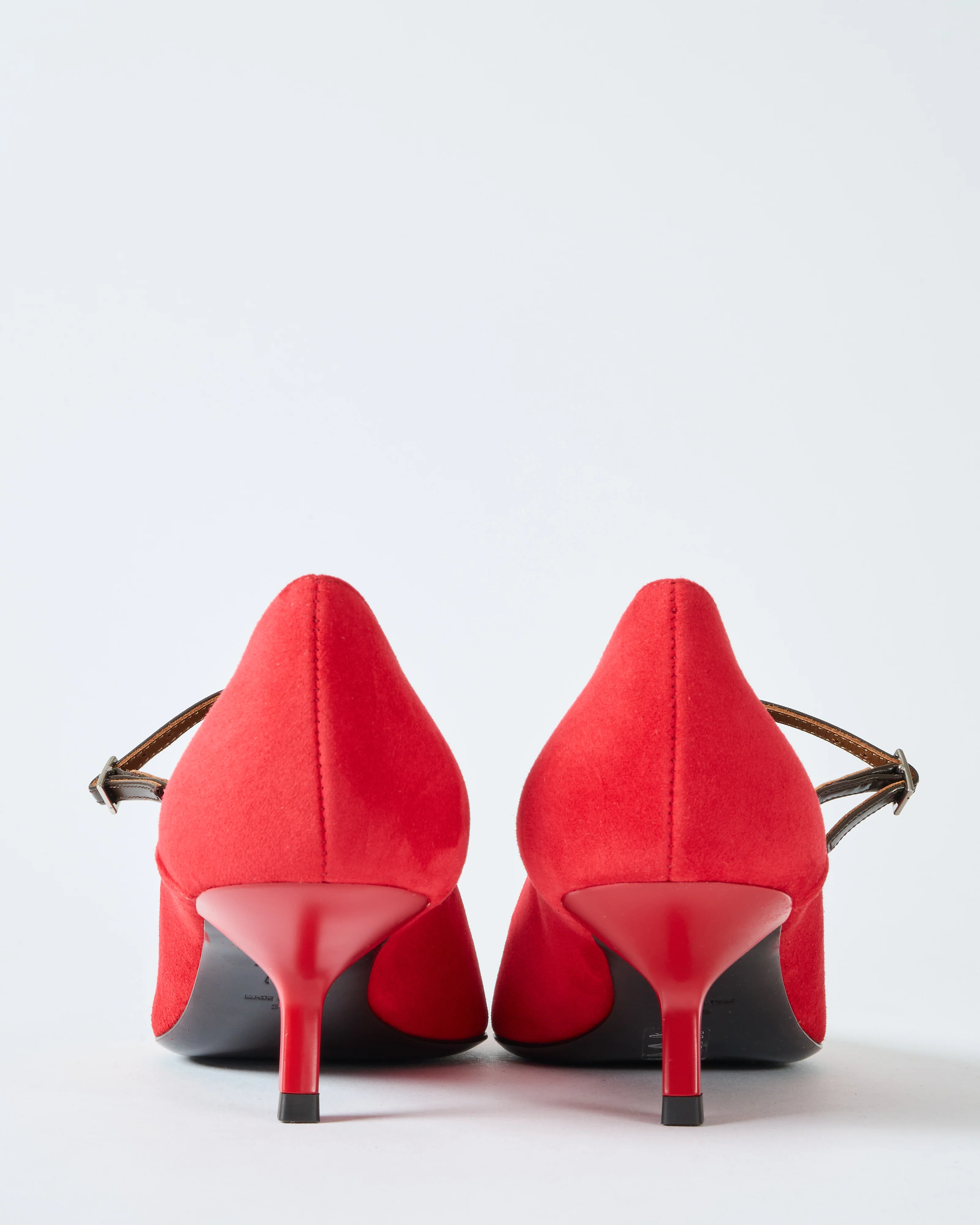 raquel heel - Image 4