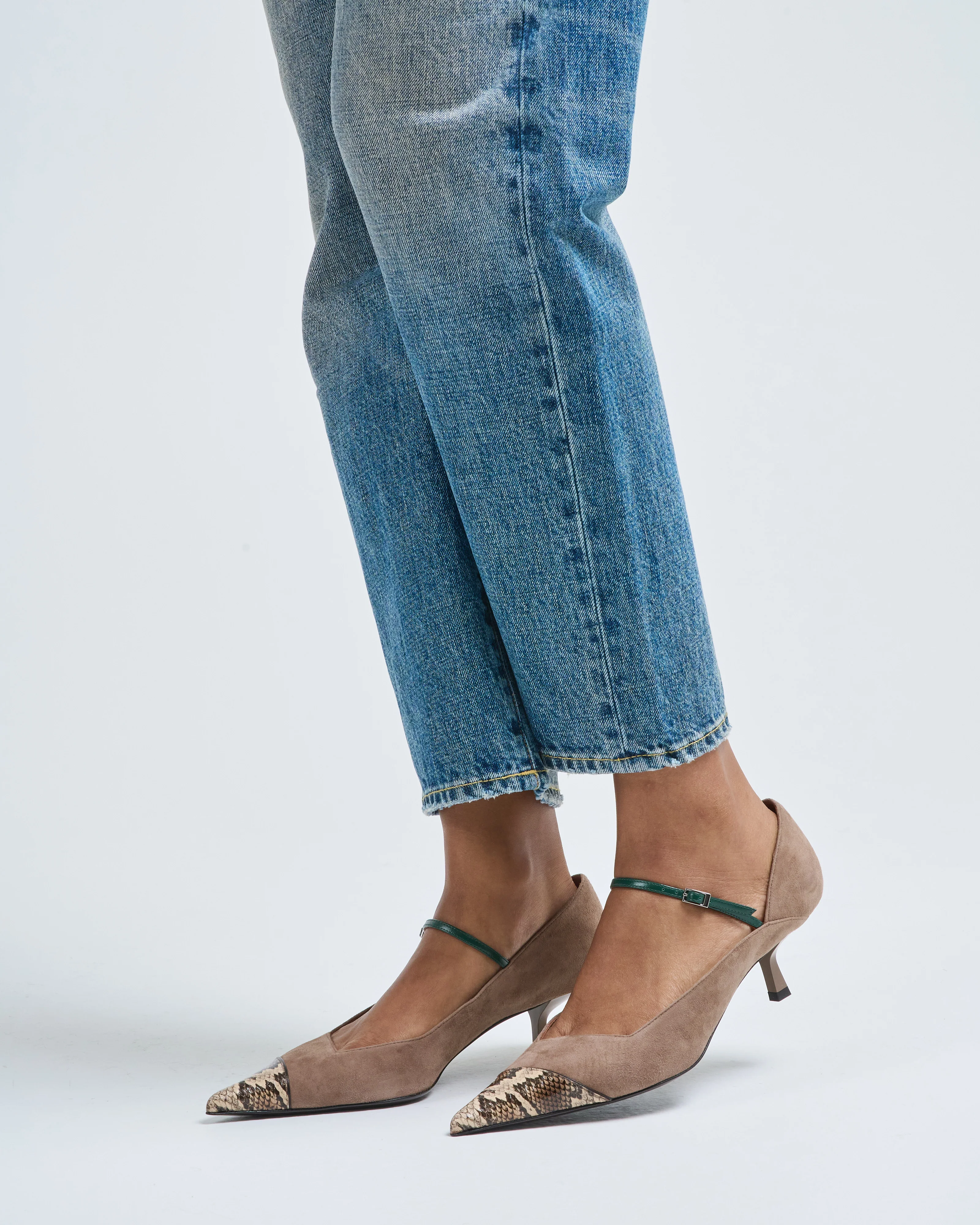 raquel heel - Image 5