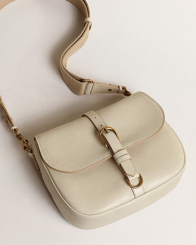 medium sally bag in smooth calfskin leather - porcelain - Image 2
