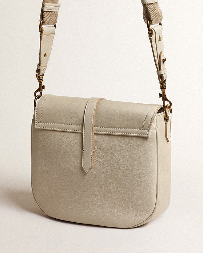 medium sally bag in smooth calfskin leather - porcelain - Image 3