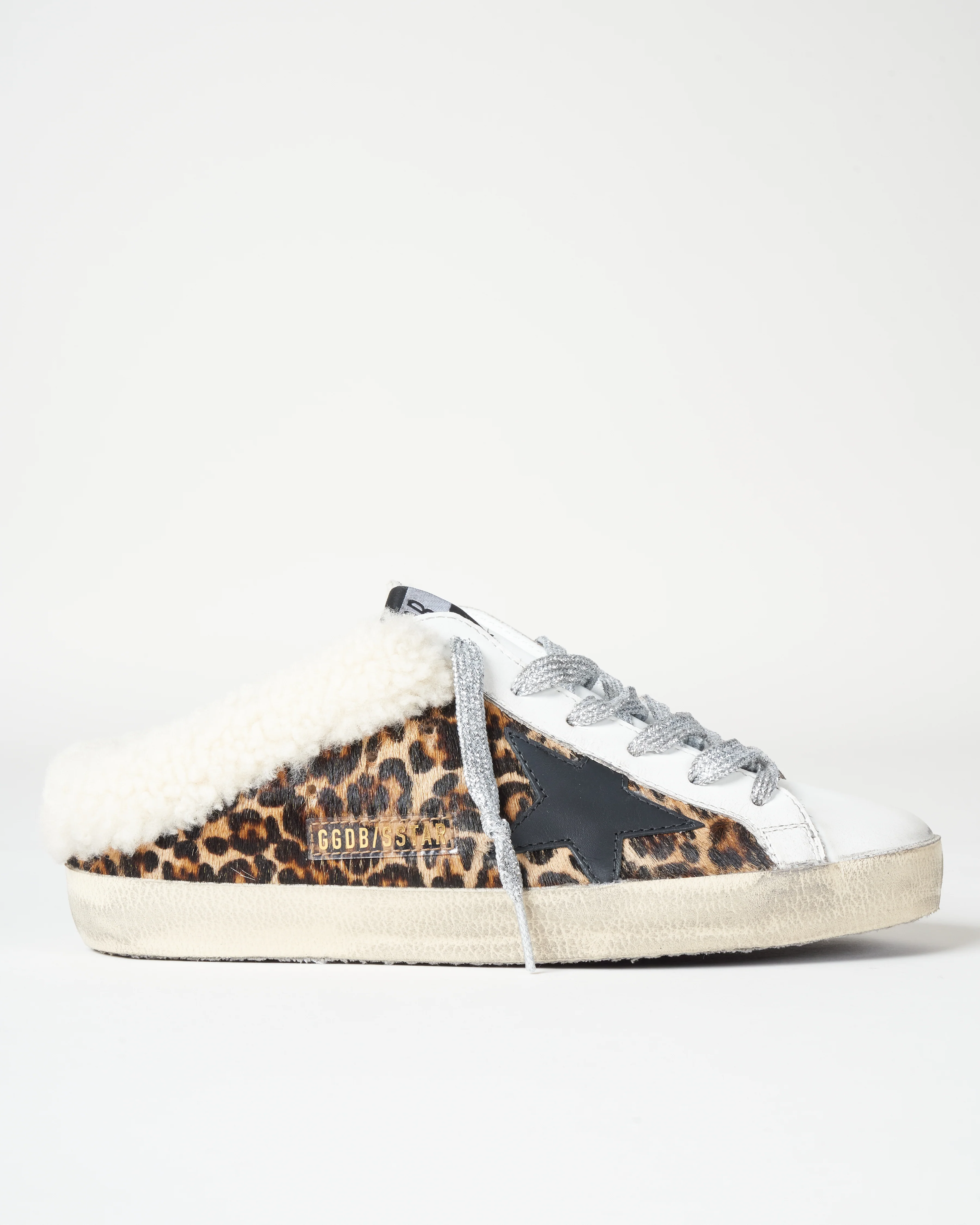 superstar shearling sabot - leo/white shearling