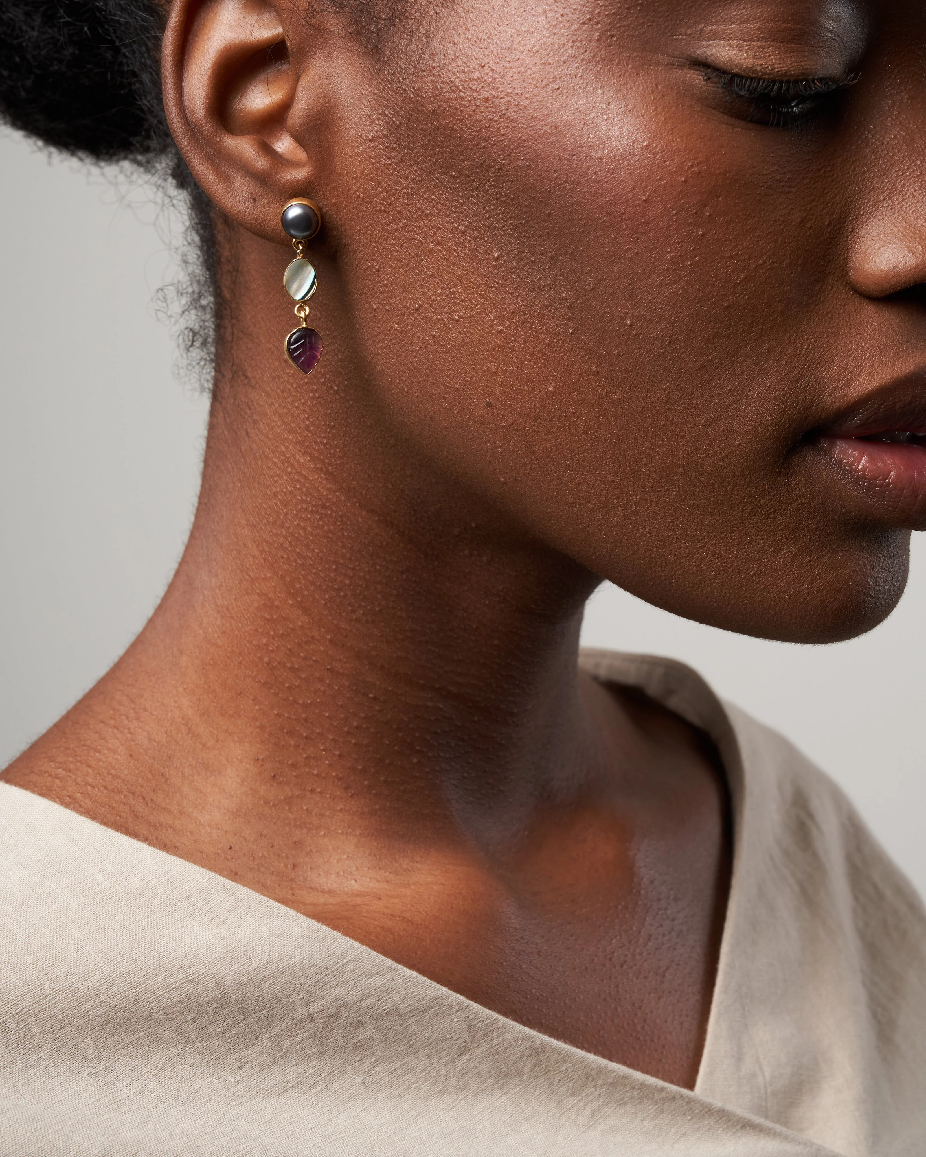 three charm moving drop earrings - assorted - Image 3