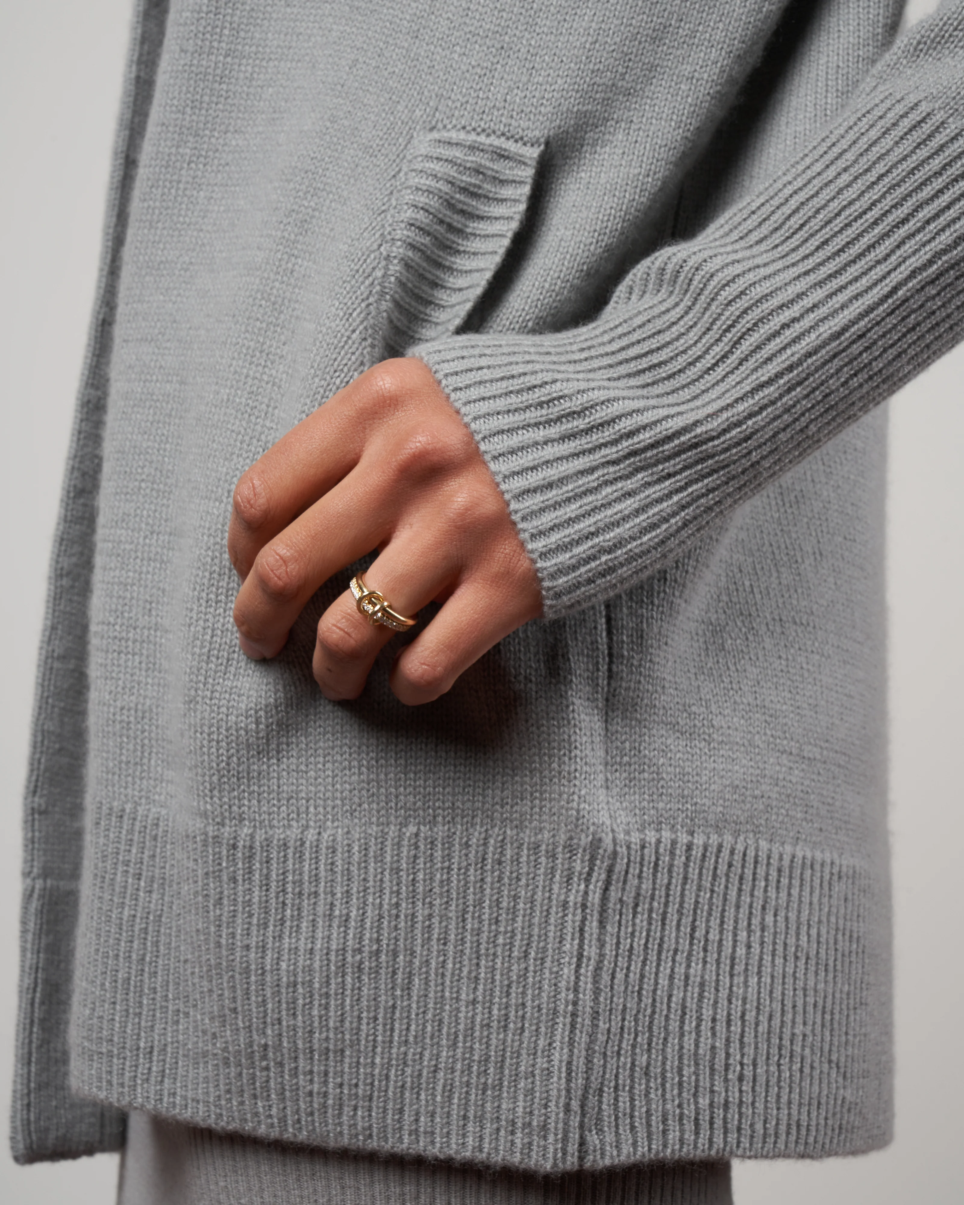 leslie cardigan - sage - Image 5