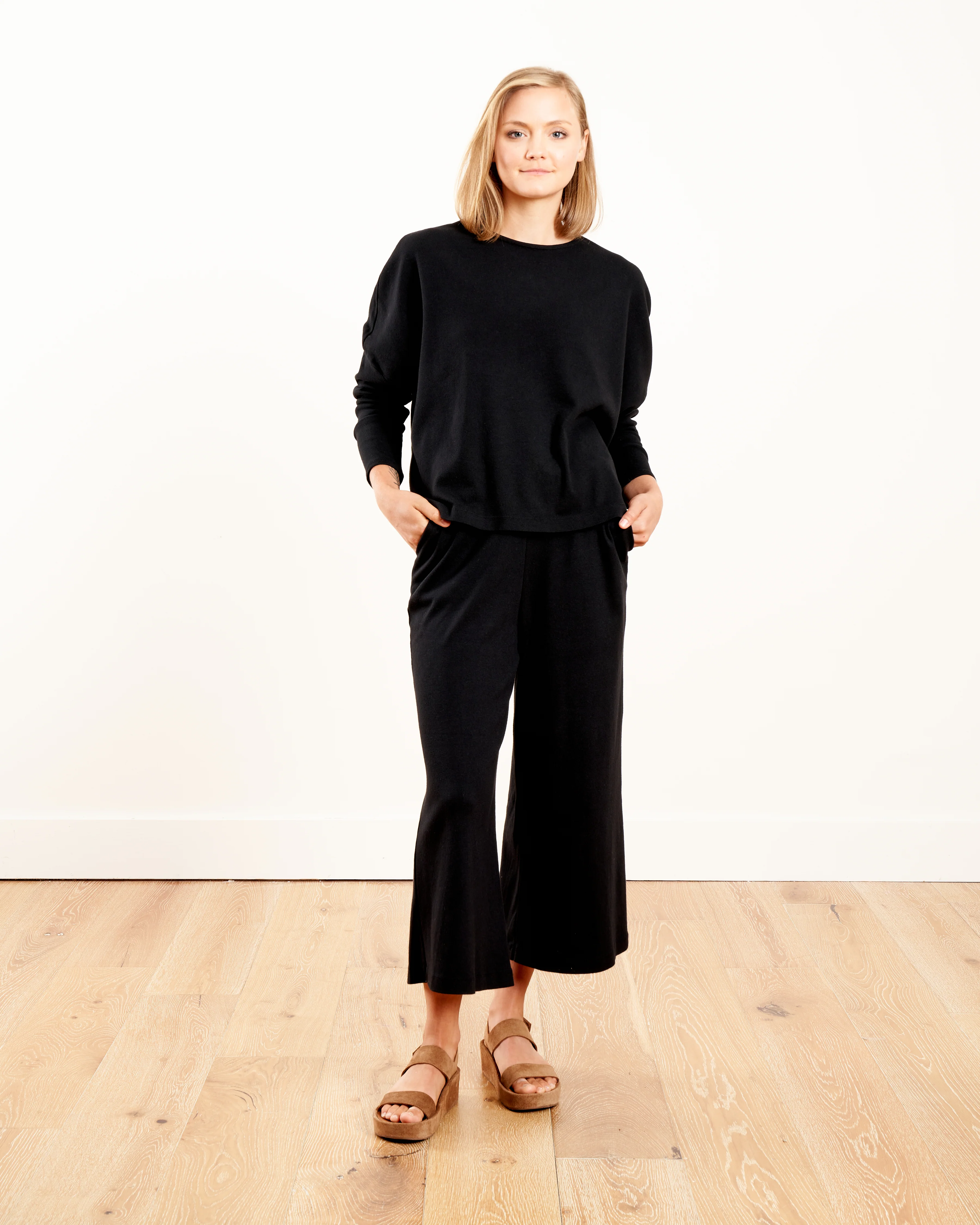cropped full pant w/pockets - black