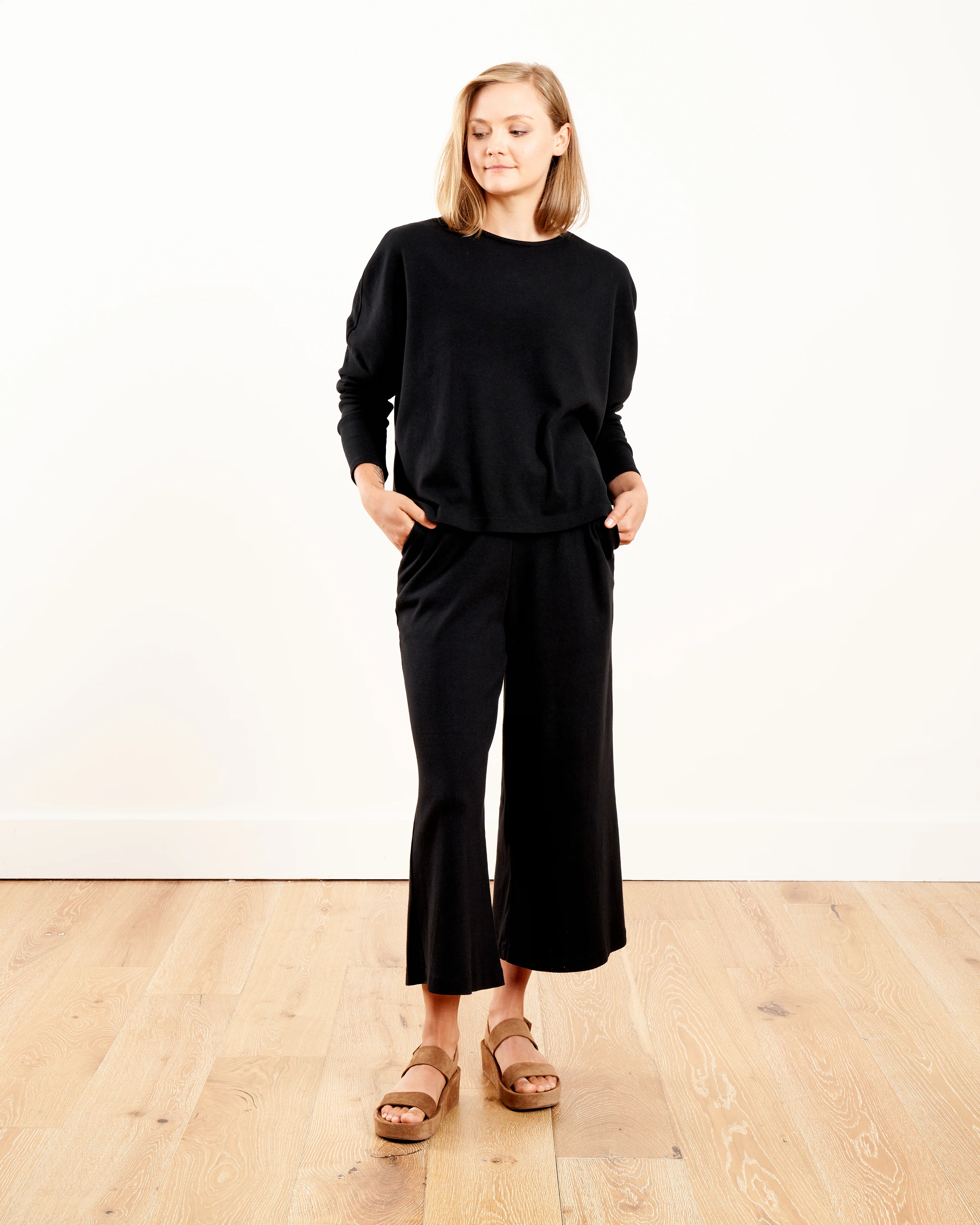 cropped full pant w/pockets - black - Image 2