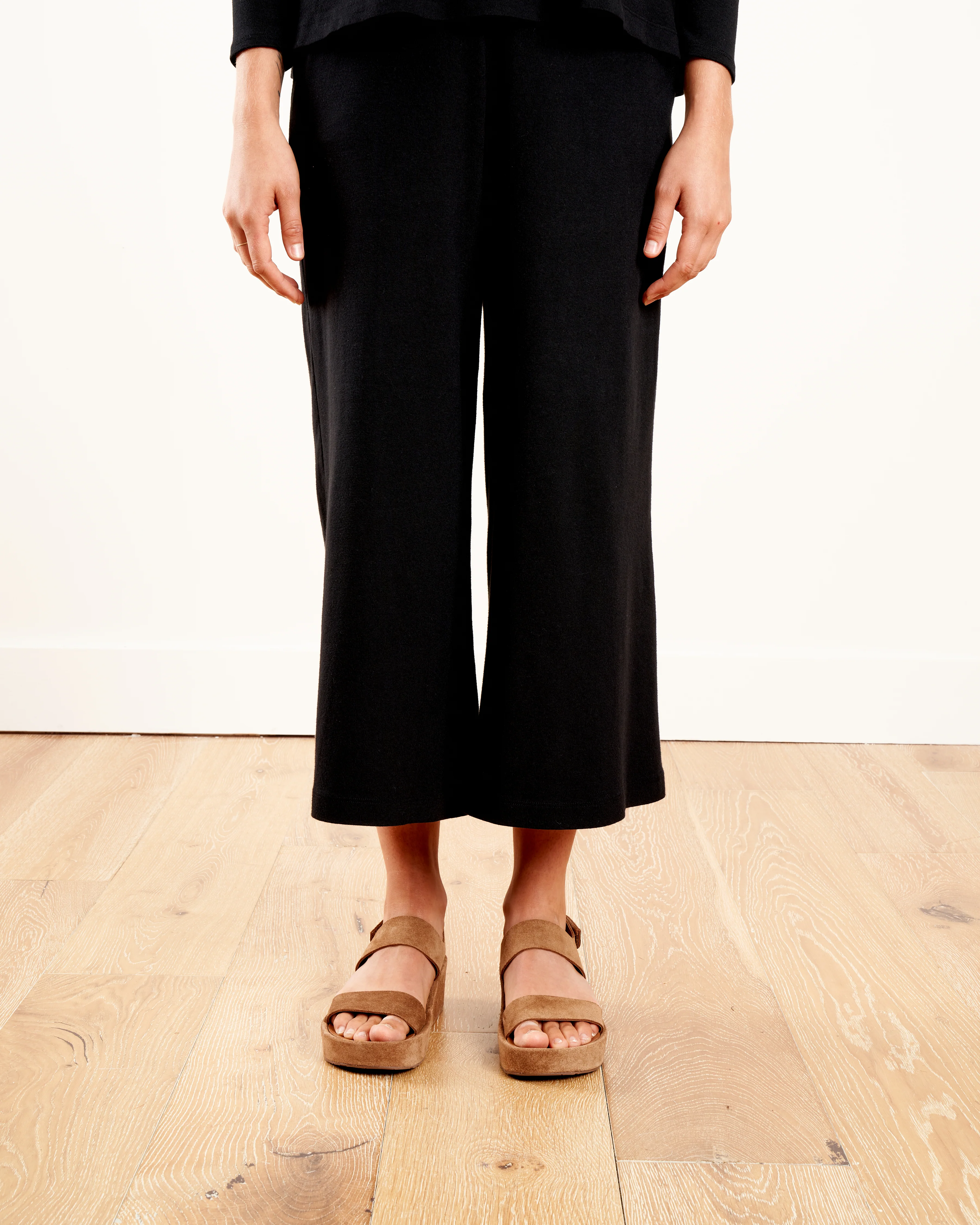 cropped full pant w/pockets - black - Image 4