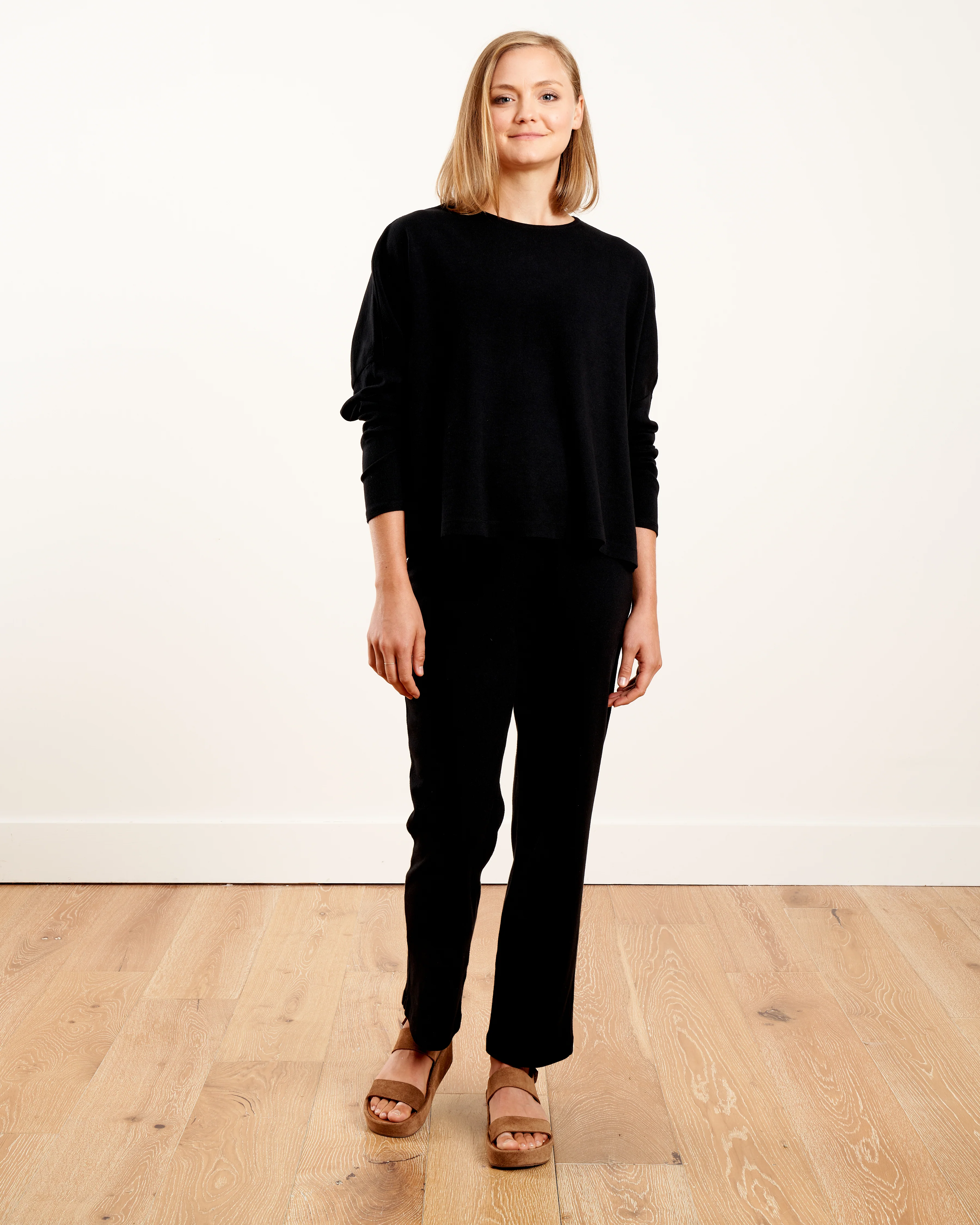 oversized cropped pullover - black - Image 2