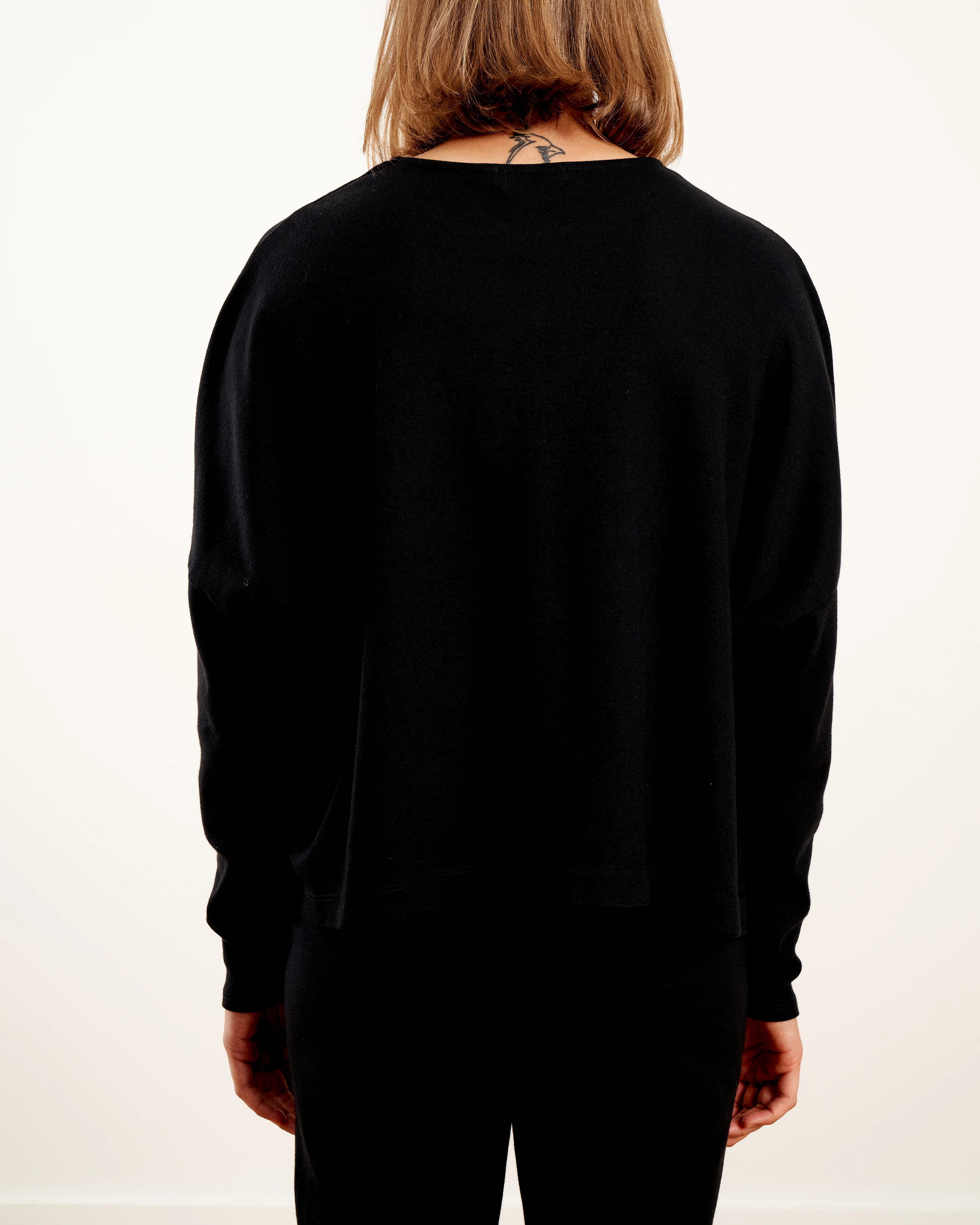 oversized cropped pullover - black - Image 5