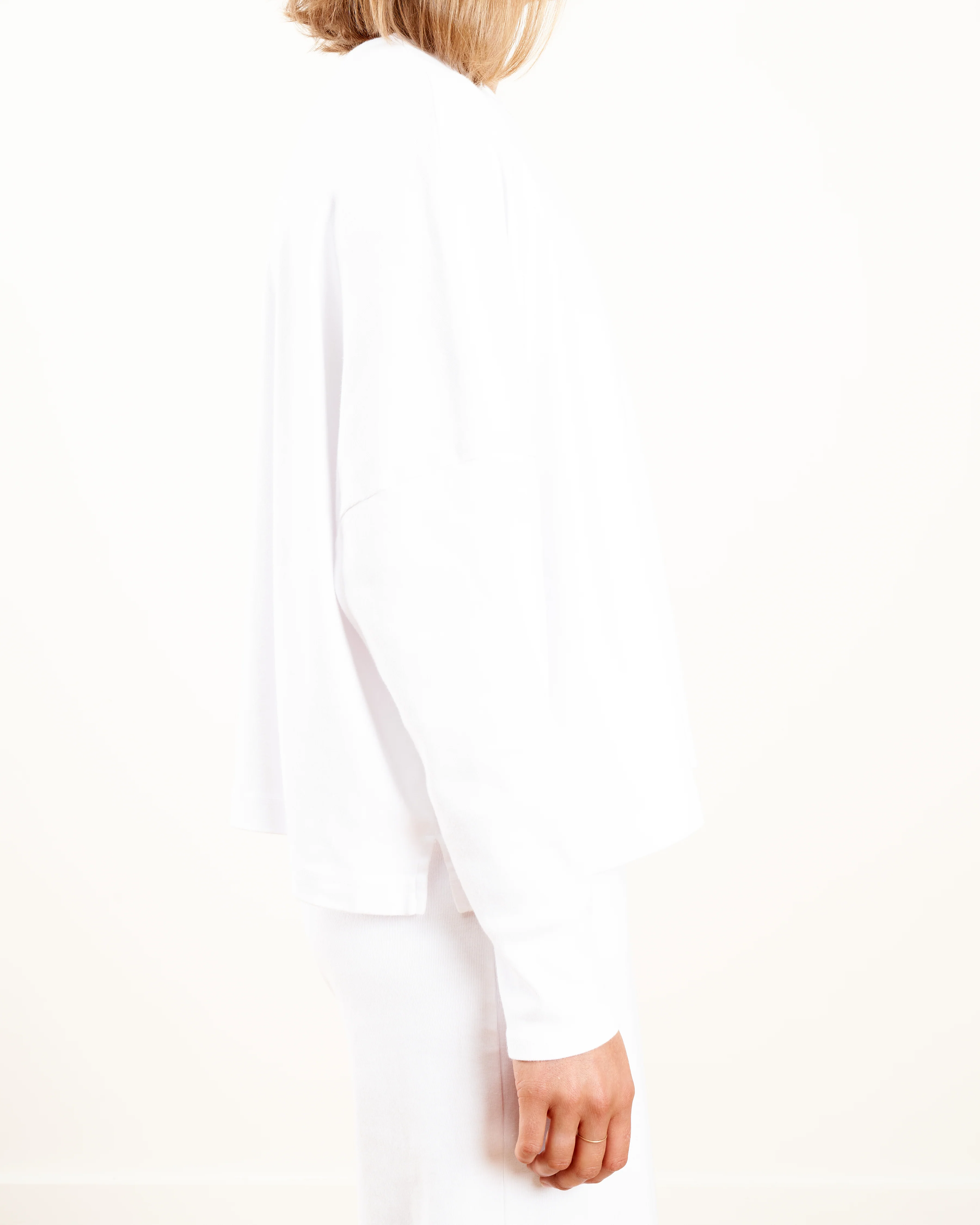 oversized cropped pullover - white - Image 4