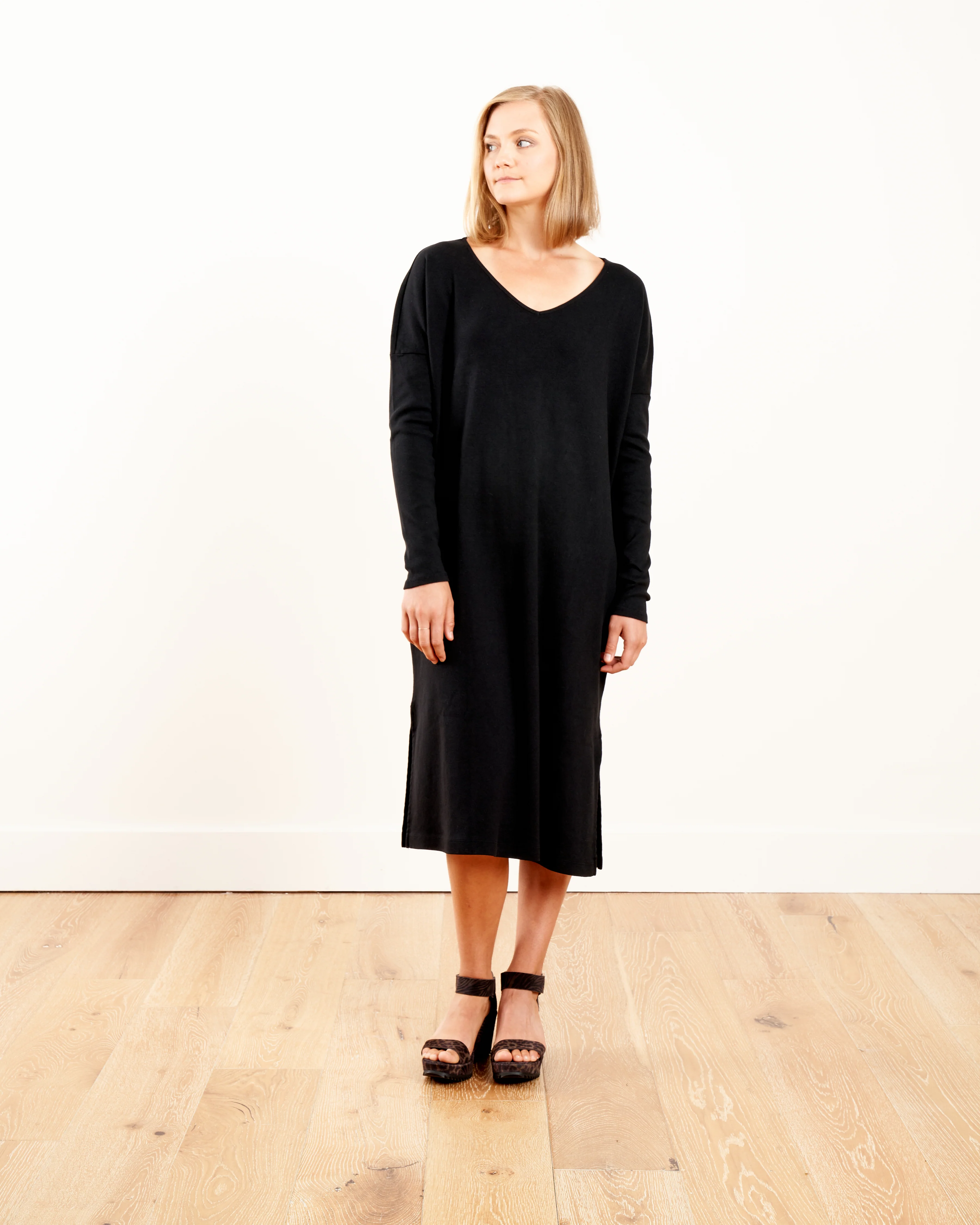 oversized v-neck dress - black - Image 3