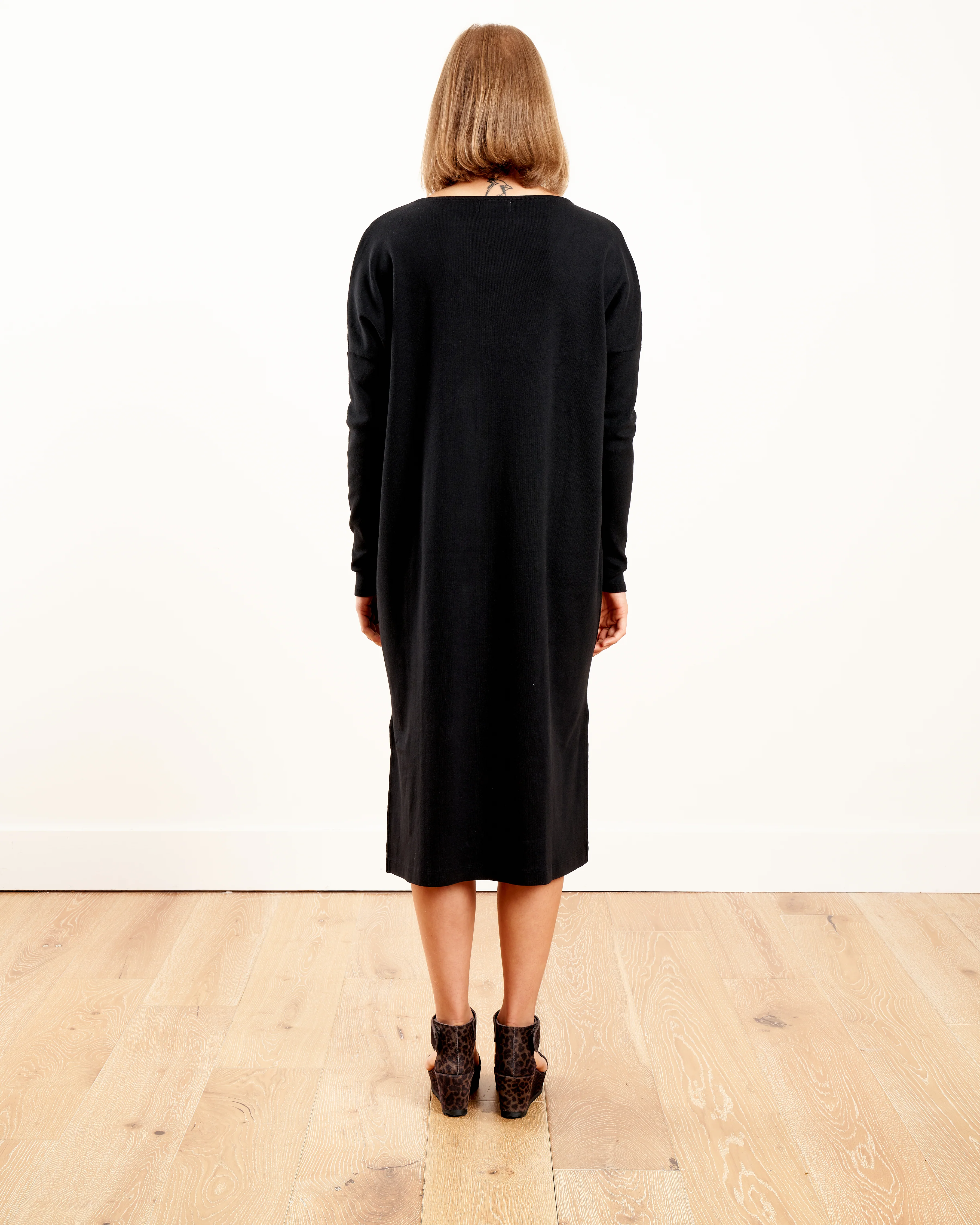 oversized v-neck dress - black - Image 6
