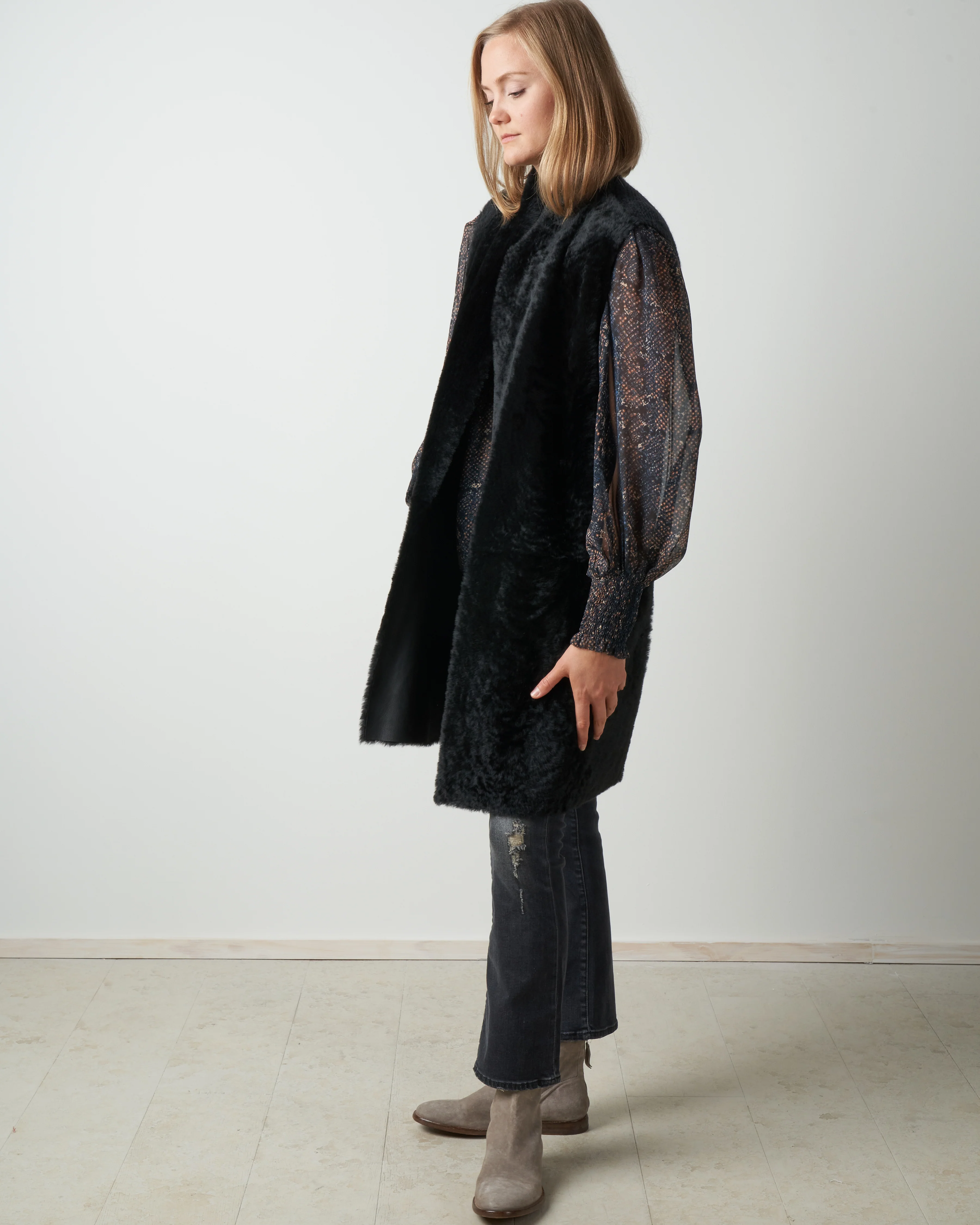 back knit and shearling crombie gilet - black - Image 3