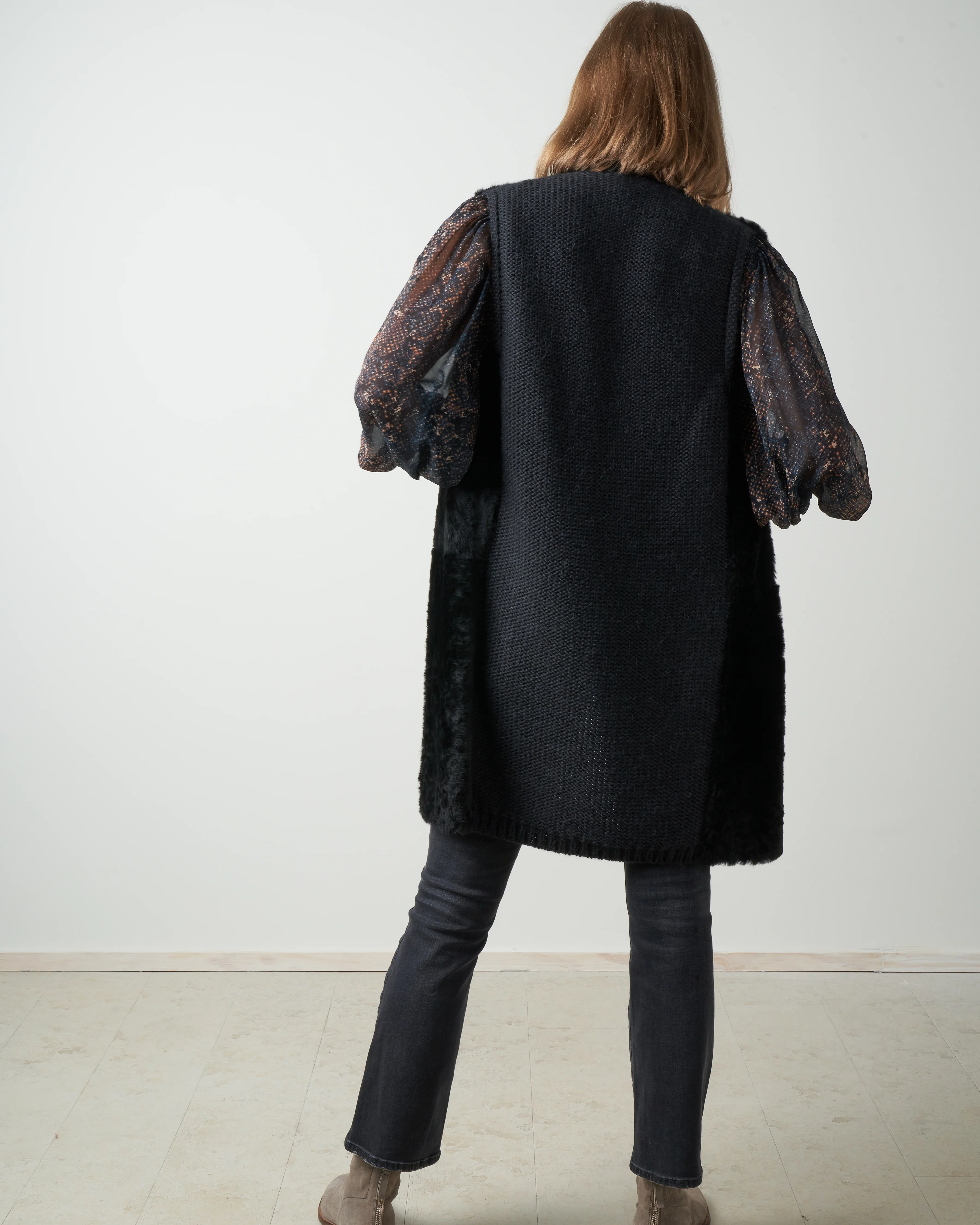 back knit and shearling crombie gilet - black - Image 4