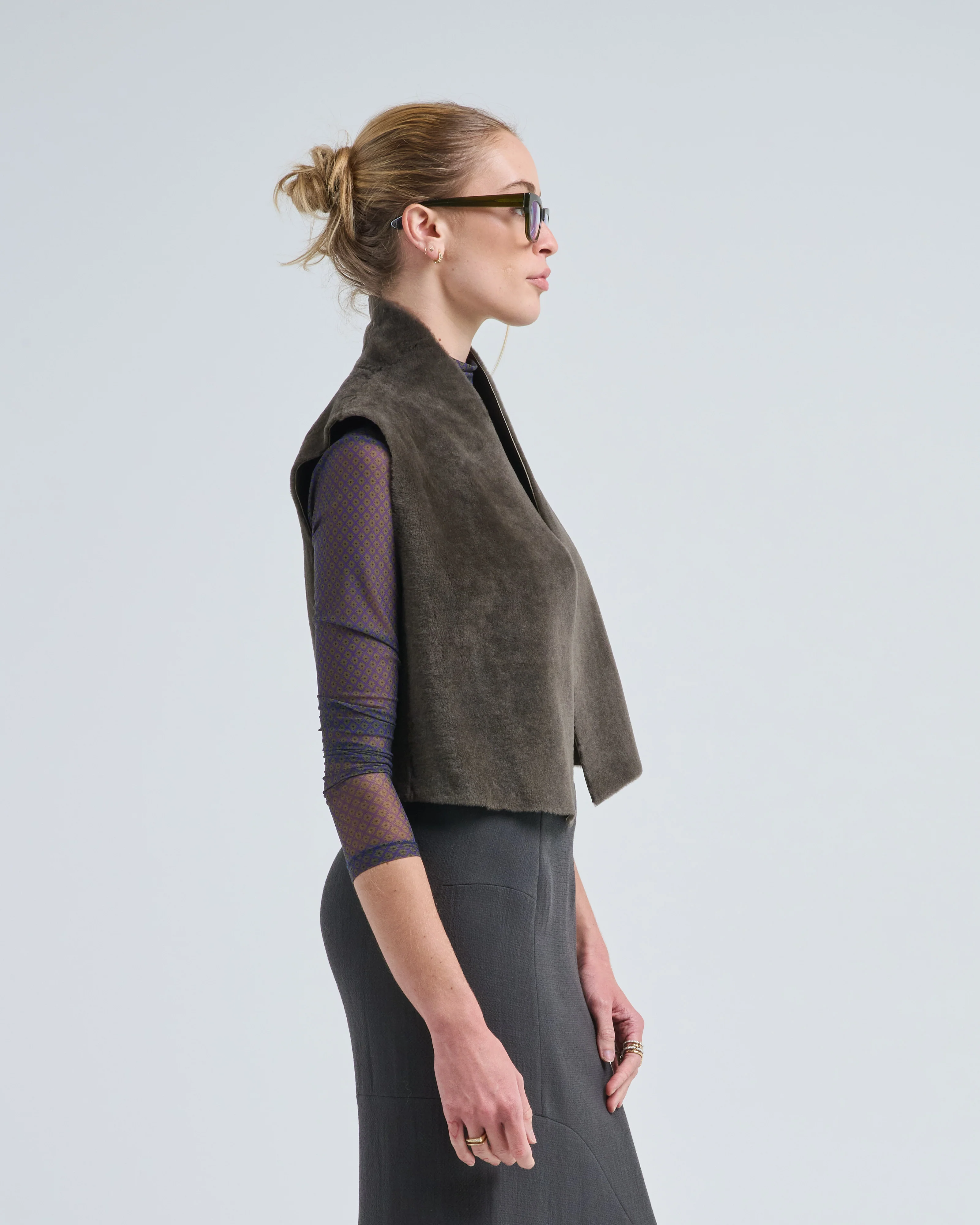 cropped natural edge shearling gilet - Image 4